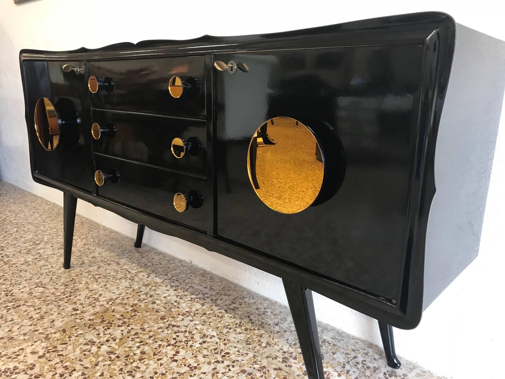 Italian Fine Midcentury Black and Gold Mirror Sideboard