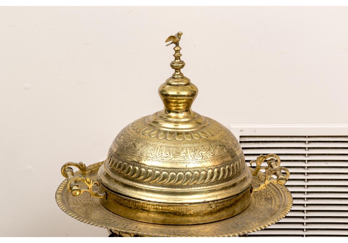 Fino Brasero de Latón de Oriente Medio con Soporte en venta 1