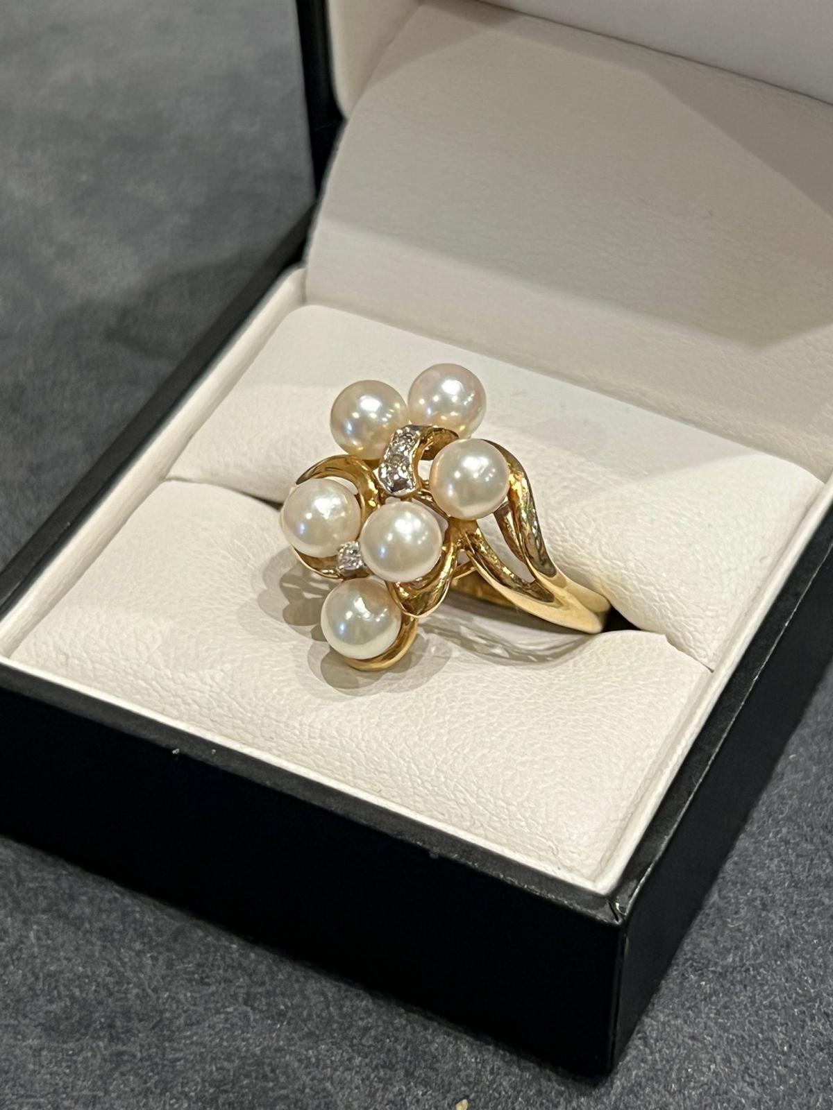 Bague rétro en or jaune 14K avec perles de culture (5.5mm x 6) et diamants faits à la main Pour femmes en vente