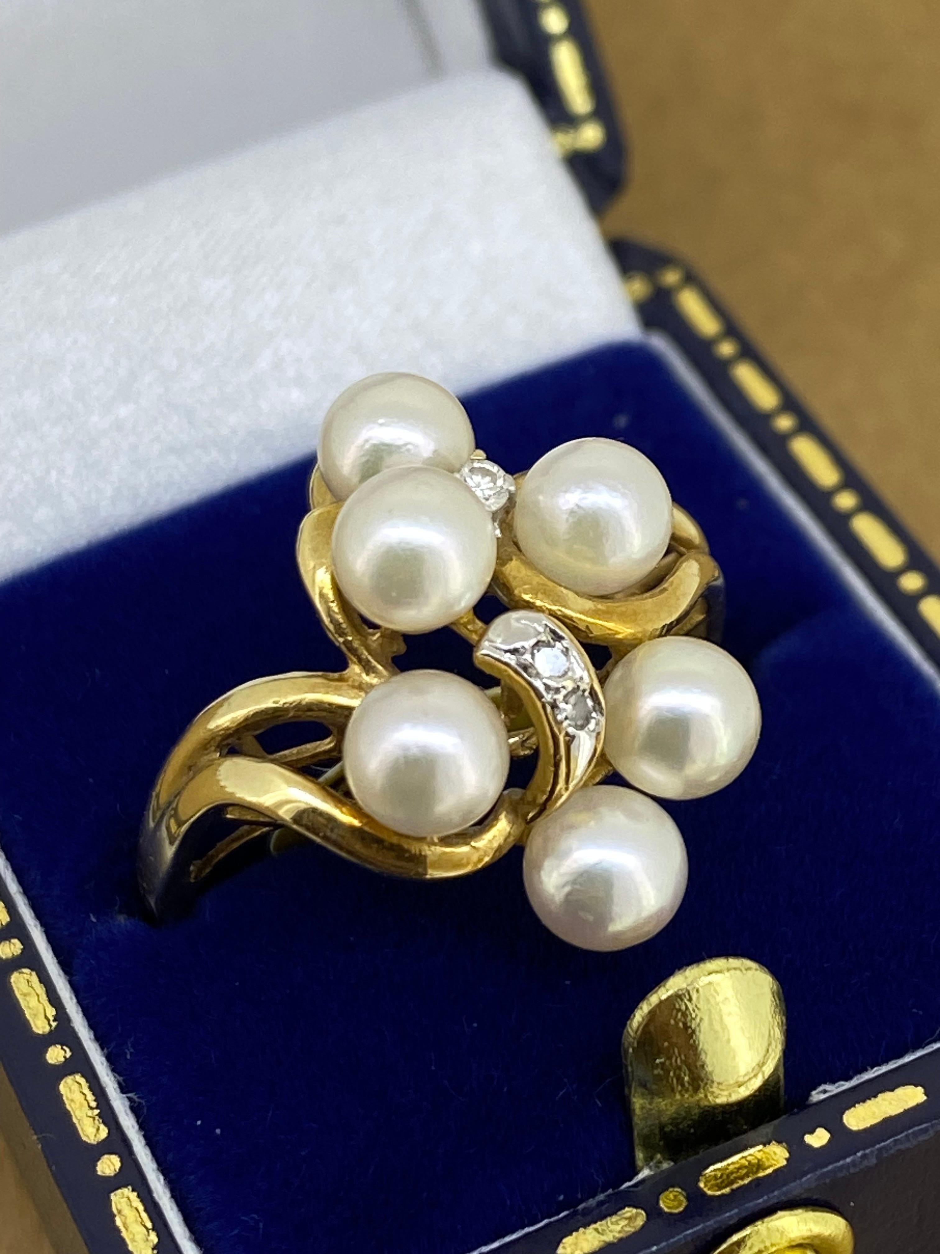 Bague rétro en or jaune 14K avec perles de culture (5.5mm x 6) et diamants faits à la main en vente 1