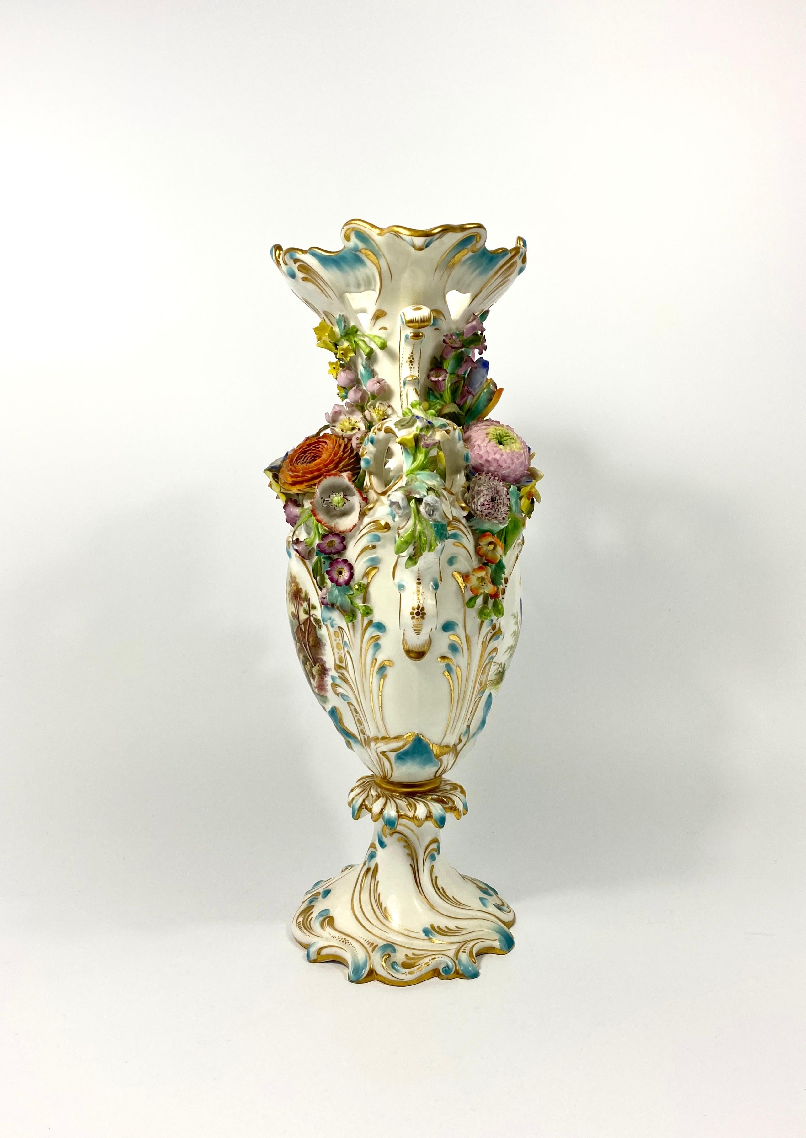 Fine Minton Porcelain ‘Flower Encrusted’ Garniture, circa 1830 In Good Condition For Sale In Gargrave, North Yorkshire