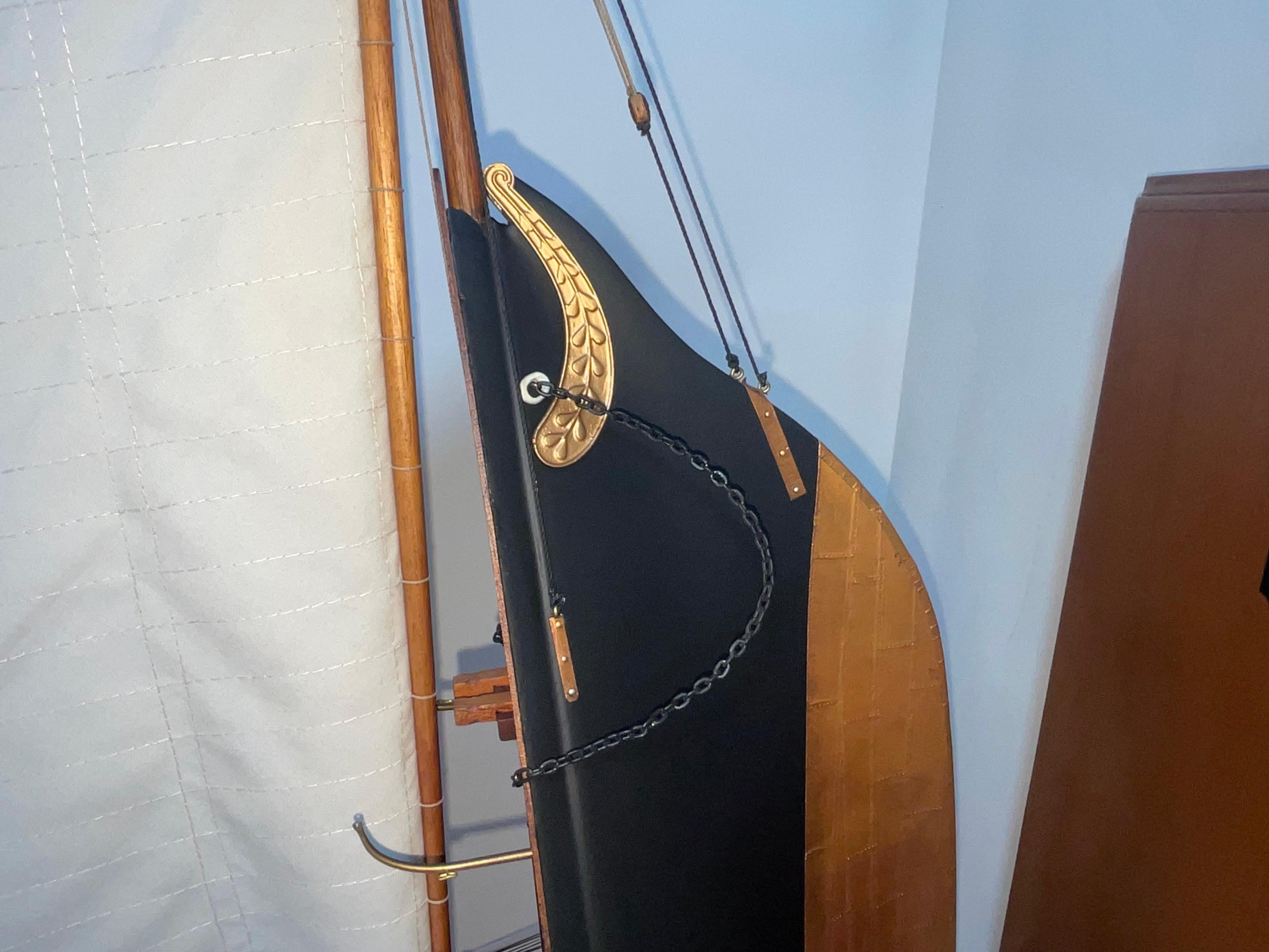 Modèle du yacht Schooner Yacht America Excellent état - En vente à Norwell, MA