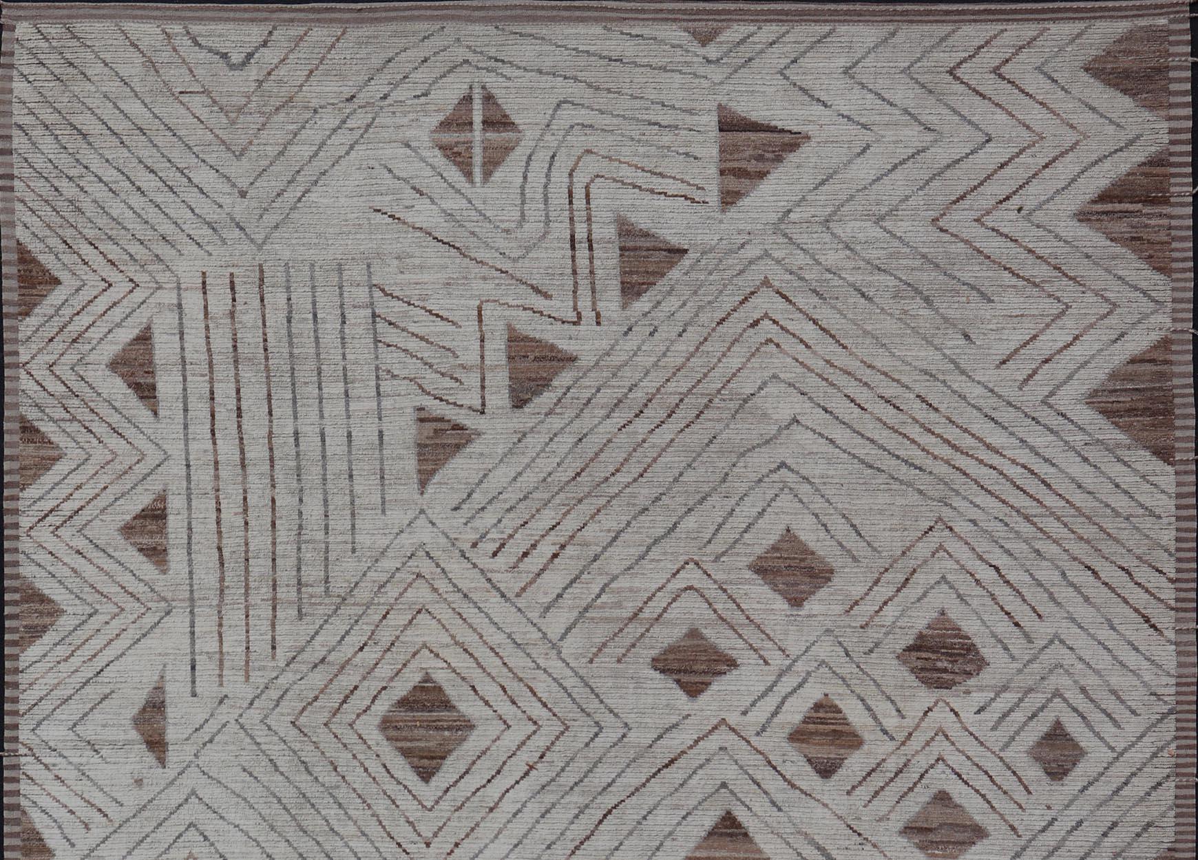 Fine Modern Rug in White & Light Brown Tones with Abstract & Geometric Design.
Hand Knotted Modern Casual Sub-Geometric Tribal Design in Neutral Tones.
 Country of Origin: Afghanistan Keivan Woven Arts; AFG-58215 Type: Modern Casual  Design: