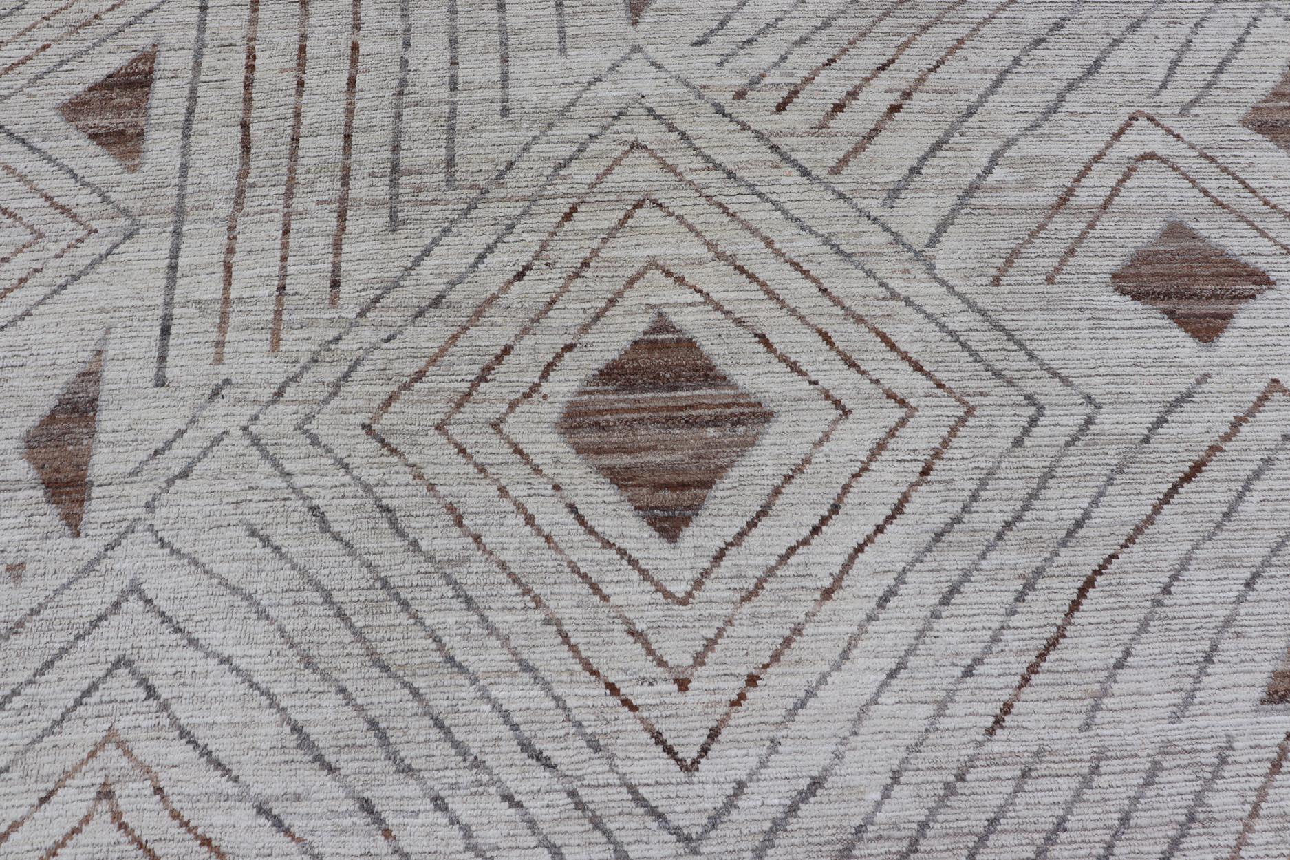 Wool Fine Modern Rug in White & Light Brown Tones with Abstract & Geometric Design For Sale
