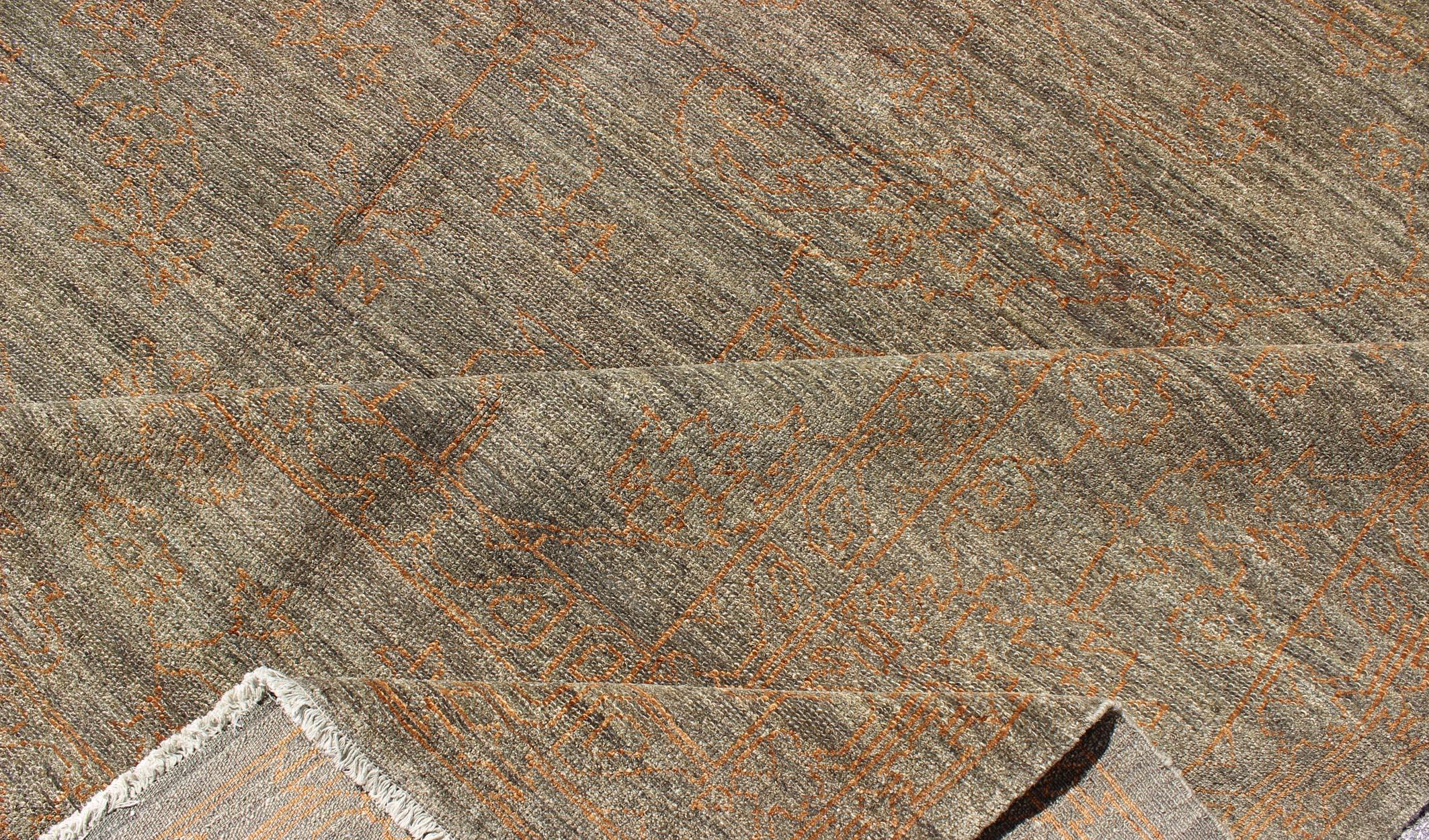 Feiner moderner Teppich mit Übergangsdesign von Keivan Woven Arts  (Wolle) im Angebot