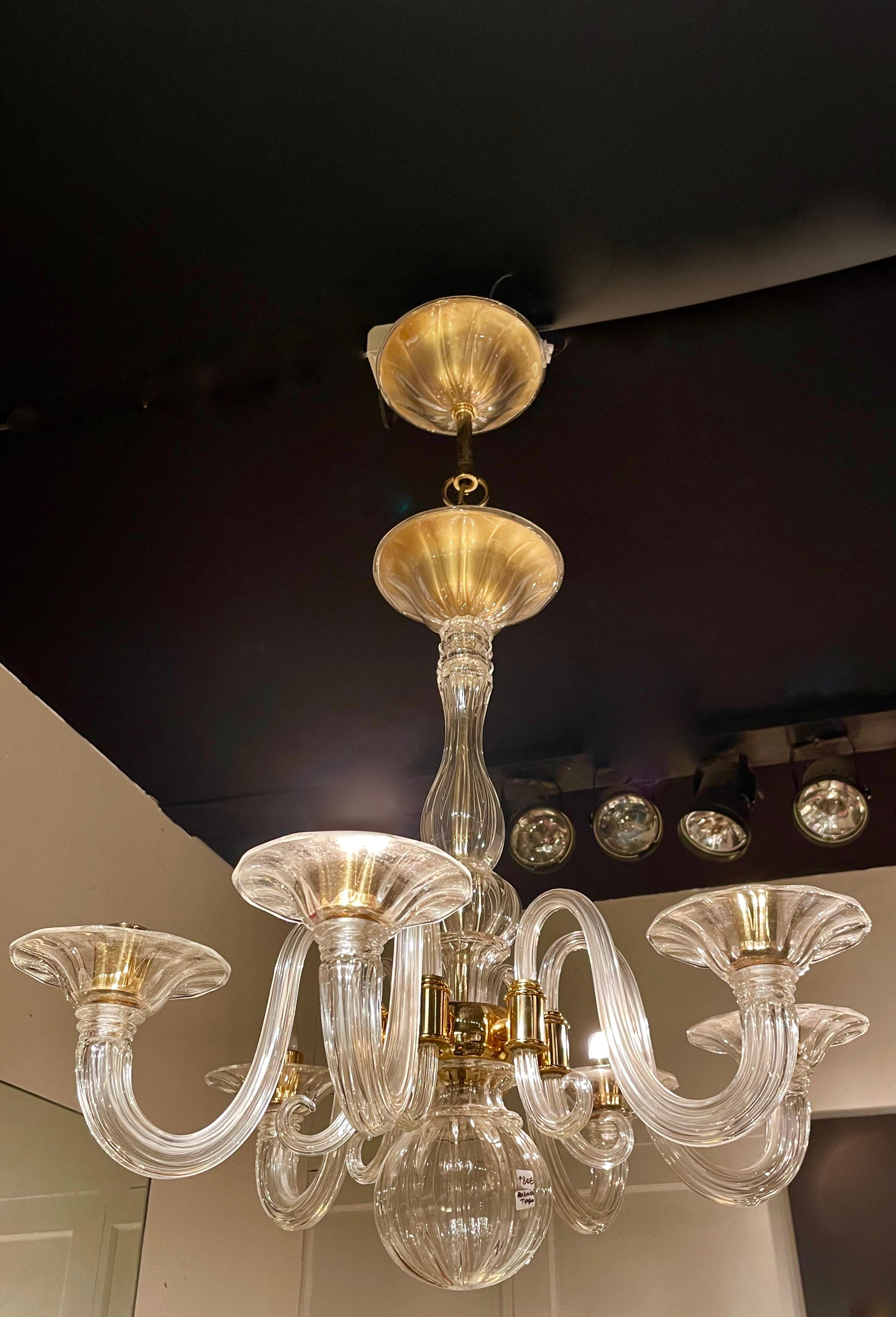 Fine Murano glass chandelier. Six lights. Perfect vintage condition.
Labeled Barovier & Toso.
Italy 1980.