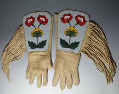 Fine Native American Indian Crow beaded gauntlets bead work