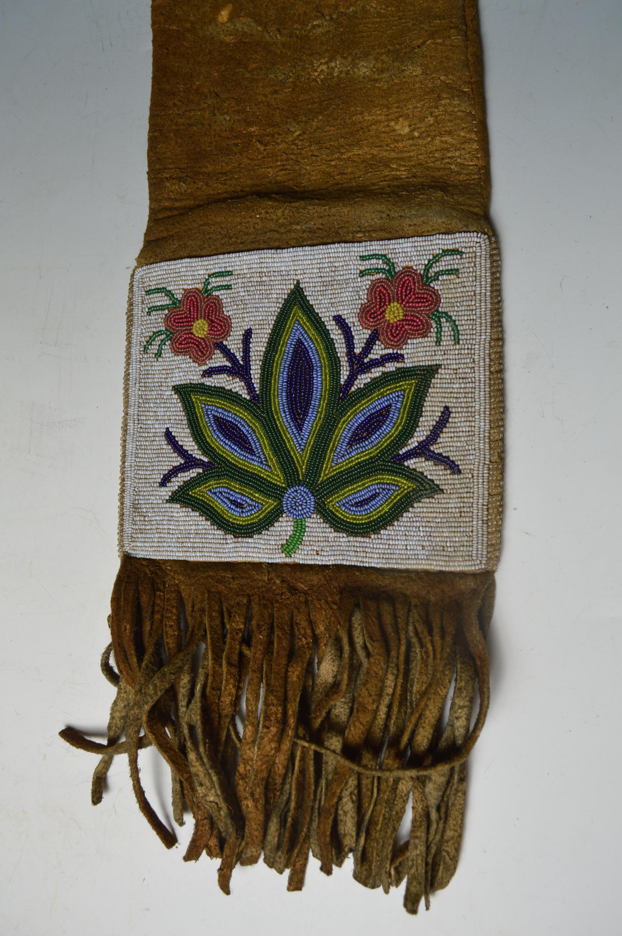 Fine Native American Ojibwe Beaded Pipe Bag, 19th Century In Good Condition For Sale In London, GB