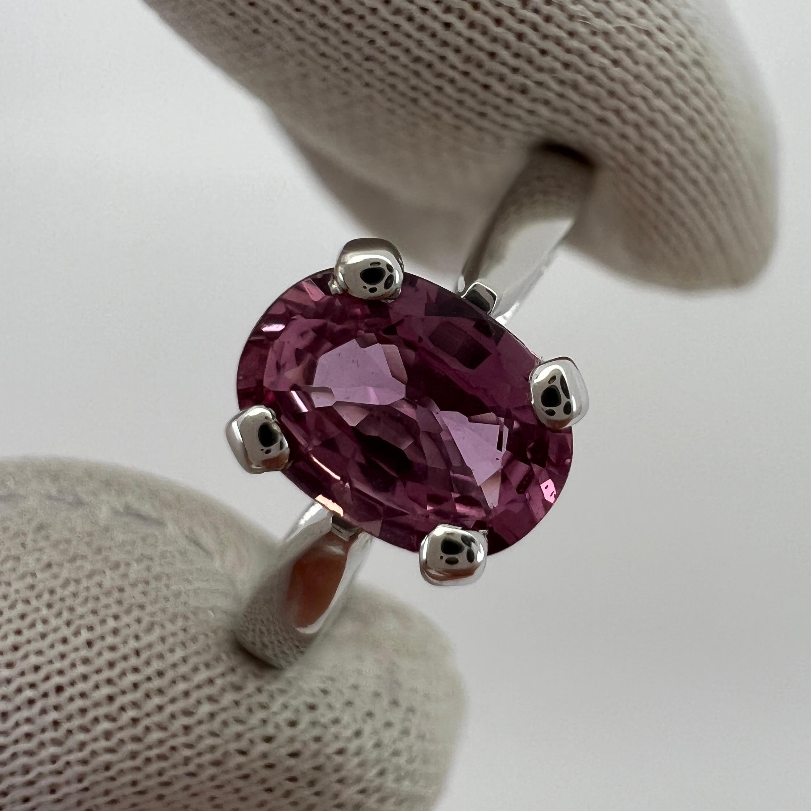 Fine Natural 1.05ct Vivid Pink Sapphire Oval Cut 18k White Gold Solitaire Ring In New Condition For Sale In Birmingham, GB
