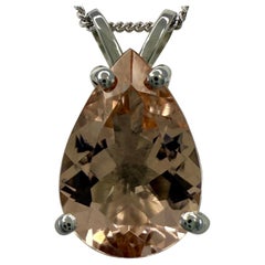 Collana di platino 950 con ciondolo in Morganite rosa pesca taglio a pera, 3,16 carati.