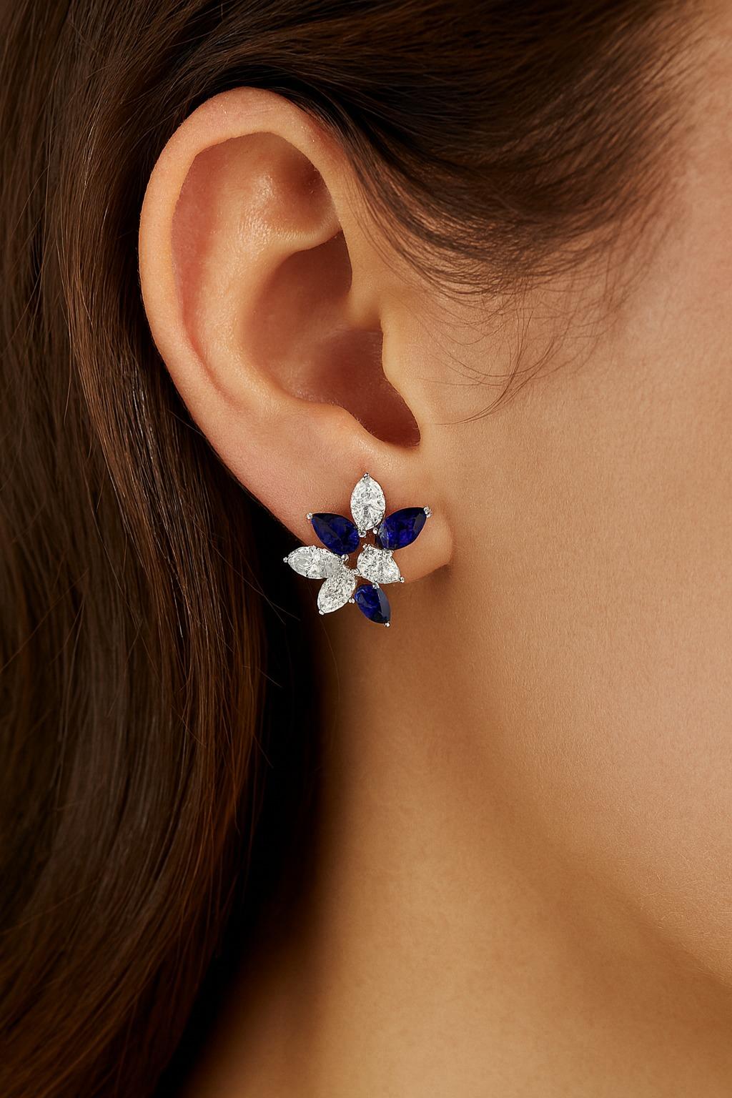 Feine Cluster-Ohrringe aus blauem Saphir und Diamant in 18 Karat Weißgold (Marquiseschliff) im Angebot