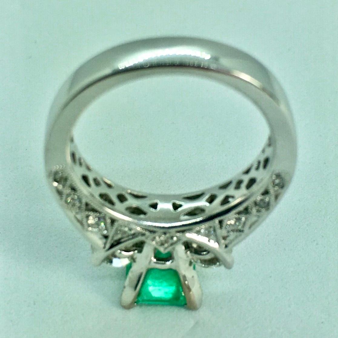 Contemporary Fine Natural Colombian Emerald Diamond Engagement Ring For Sale