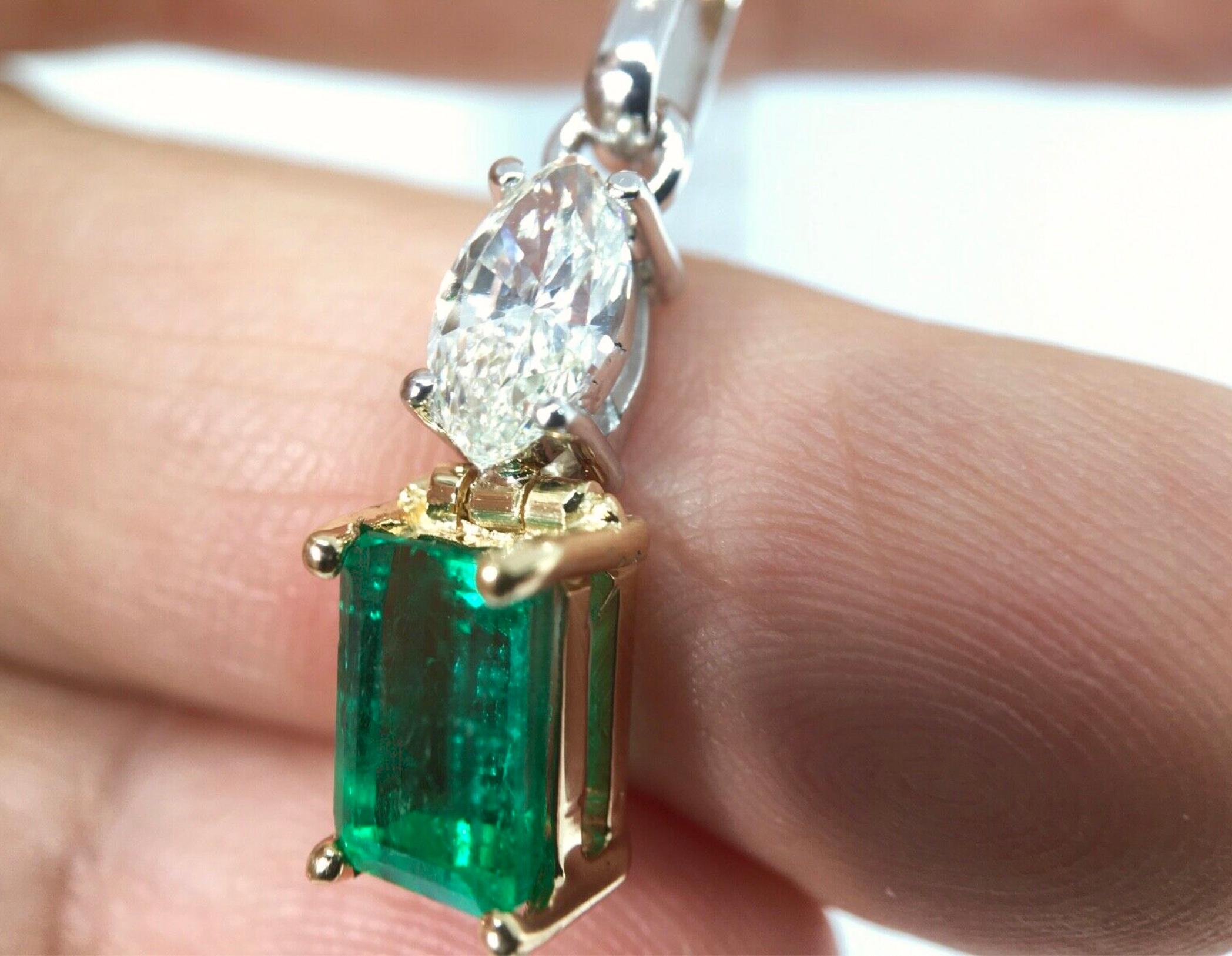 Contemporary Fine Natural Colombian Emerald Diamond Solitaire Pendant Drop Necklace 18 Karat For Sale