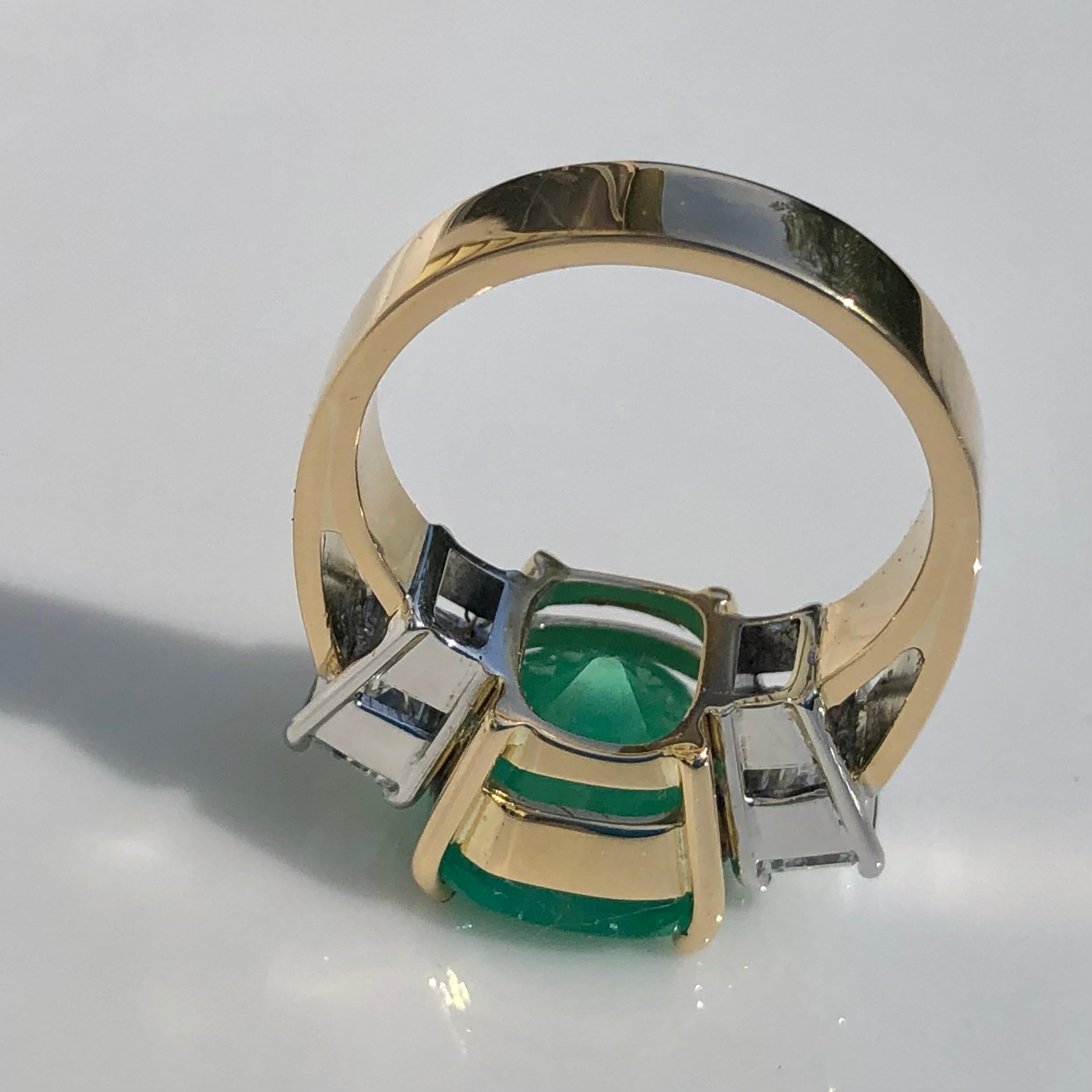 Cushion Cut Emeralds Maravellous Fine Natural Cushion Colombian Emerald Diamond Ring 18K For Sale