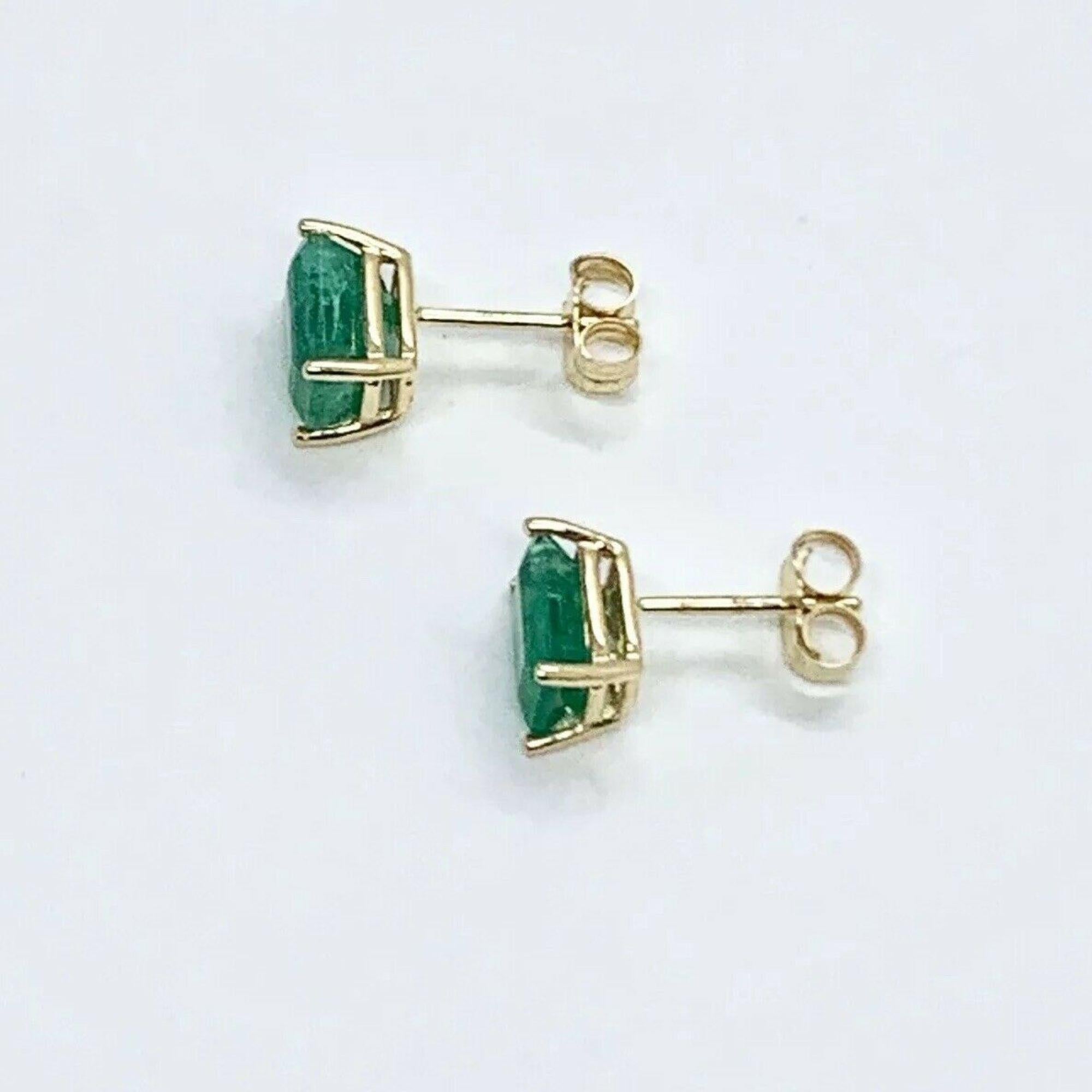 Women's Fine Natural Emerald Stud Earrings 2.25 Carat 14 Karat Certified