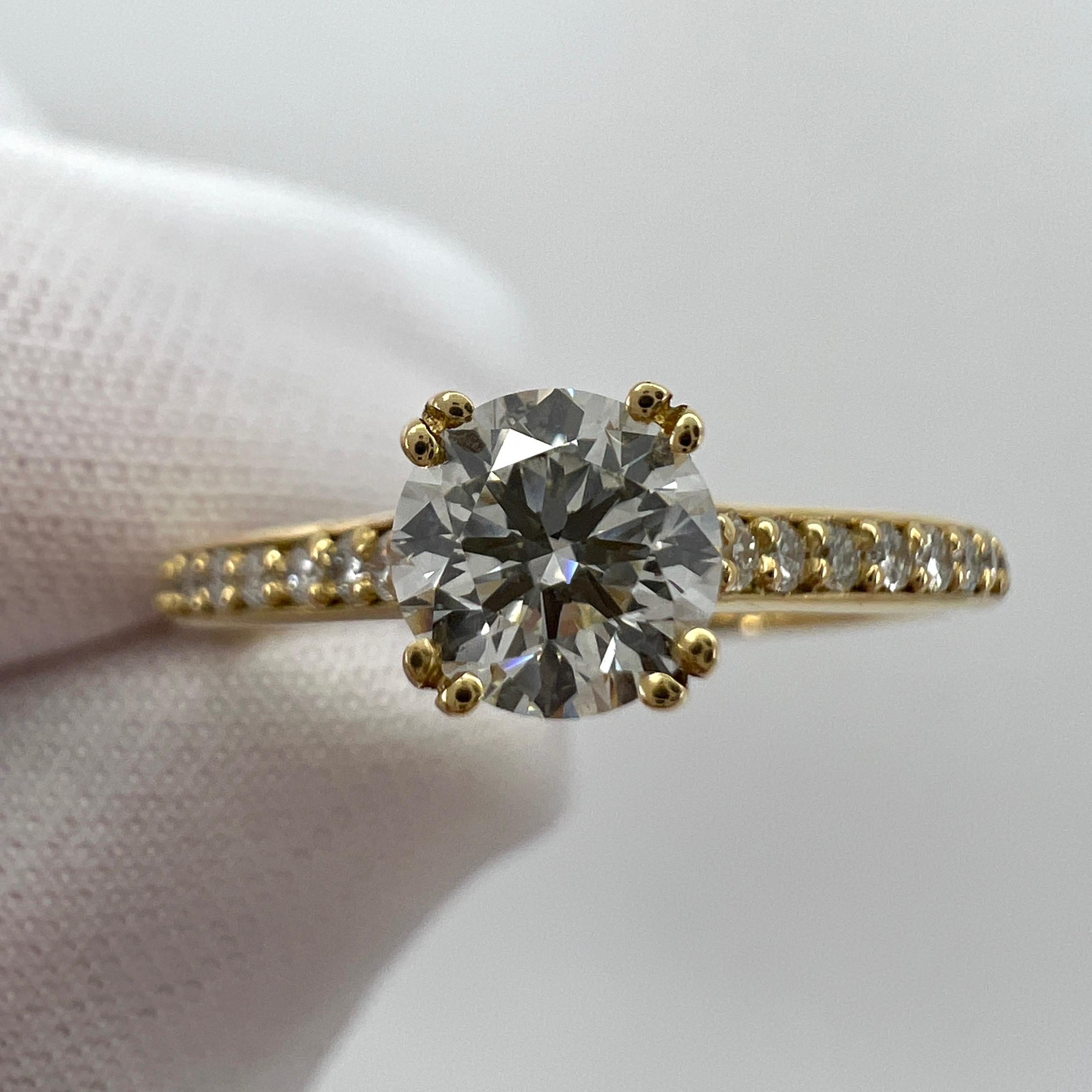 Fine Natural Round Cut White Diamond 18k Yellow Gold Solitaire Accent Ring For Sale 5