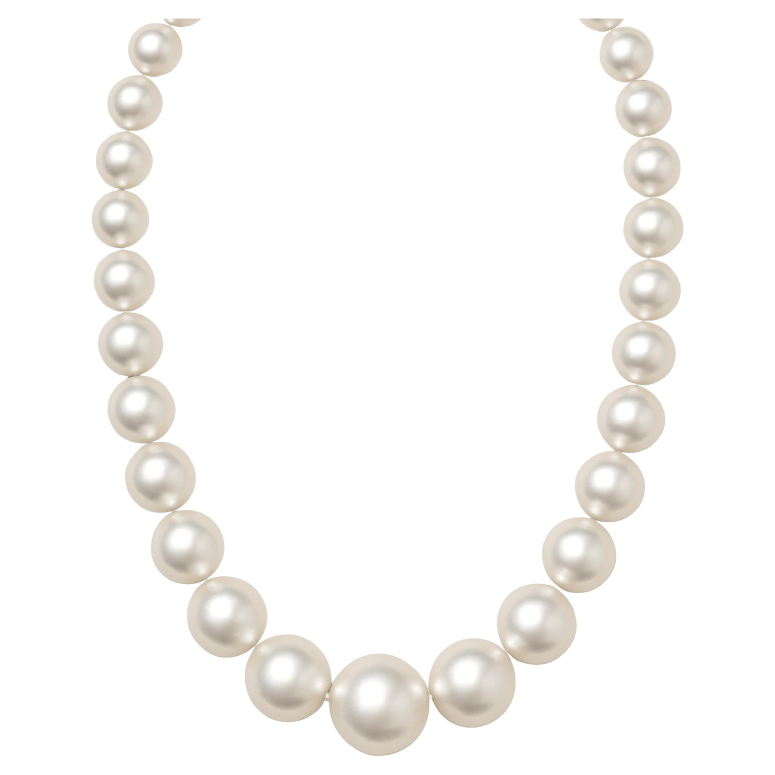 Feine natürliche runde Südseeperle & Diamant-Baumel-Halskette im Angebot