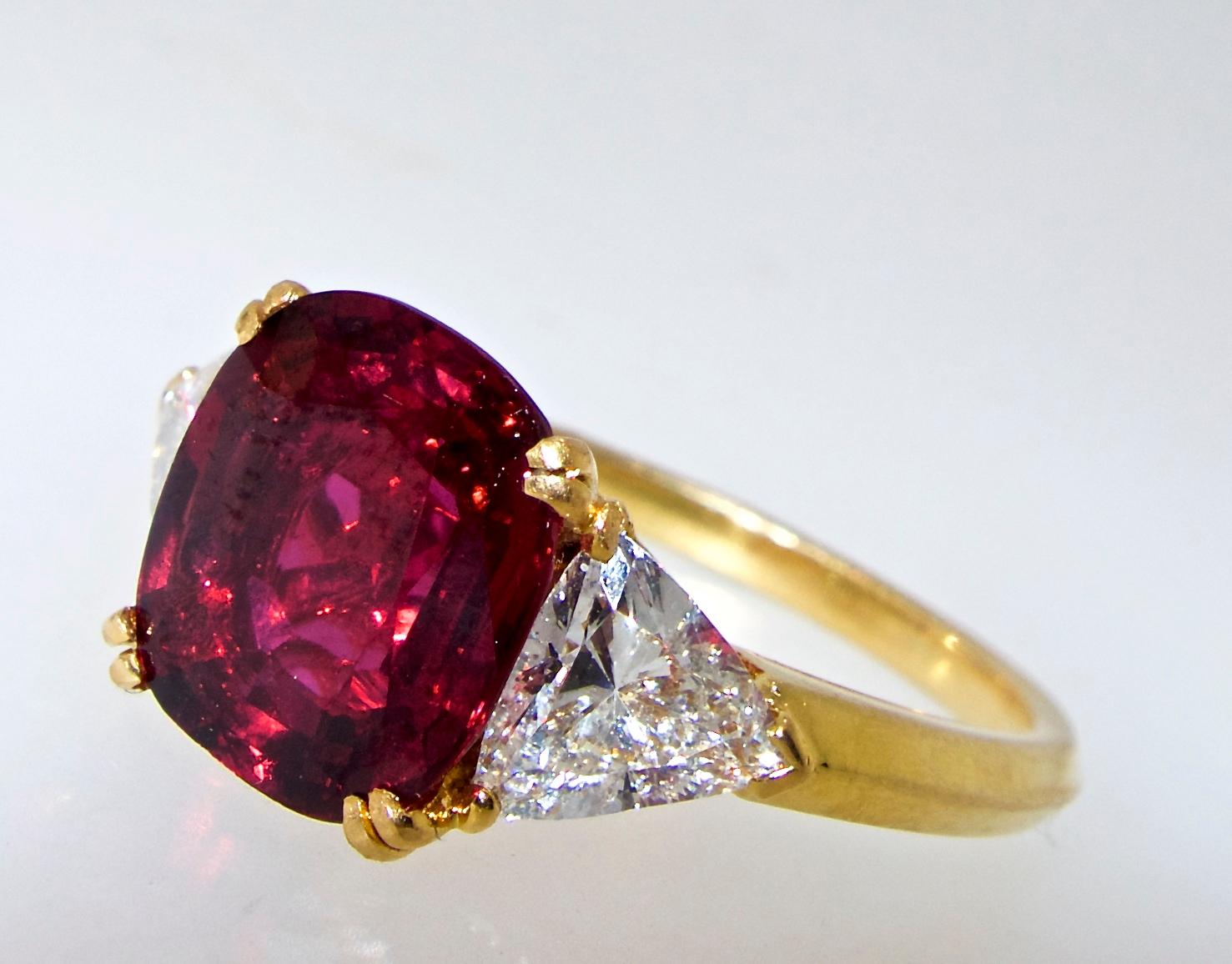 Fine Natural Certified Ruby and Diamond Ring In Excellent Condition In Aspen, CO