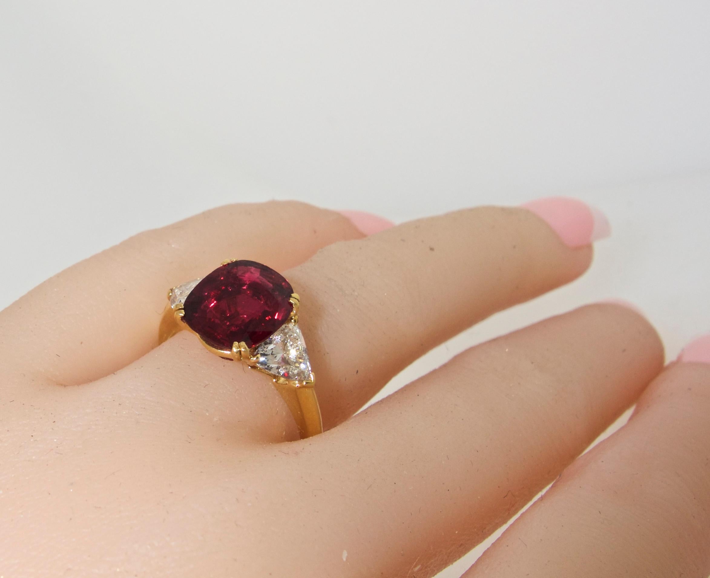 Women's or Men's Fine Natural Certified Ruby and Diamond Ring