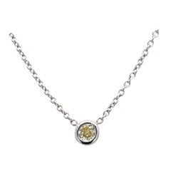 Feiner natürlicher gelber 0,10 Karat Diamant-Anhänger aus 18 Karat Weißgold
