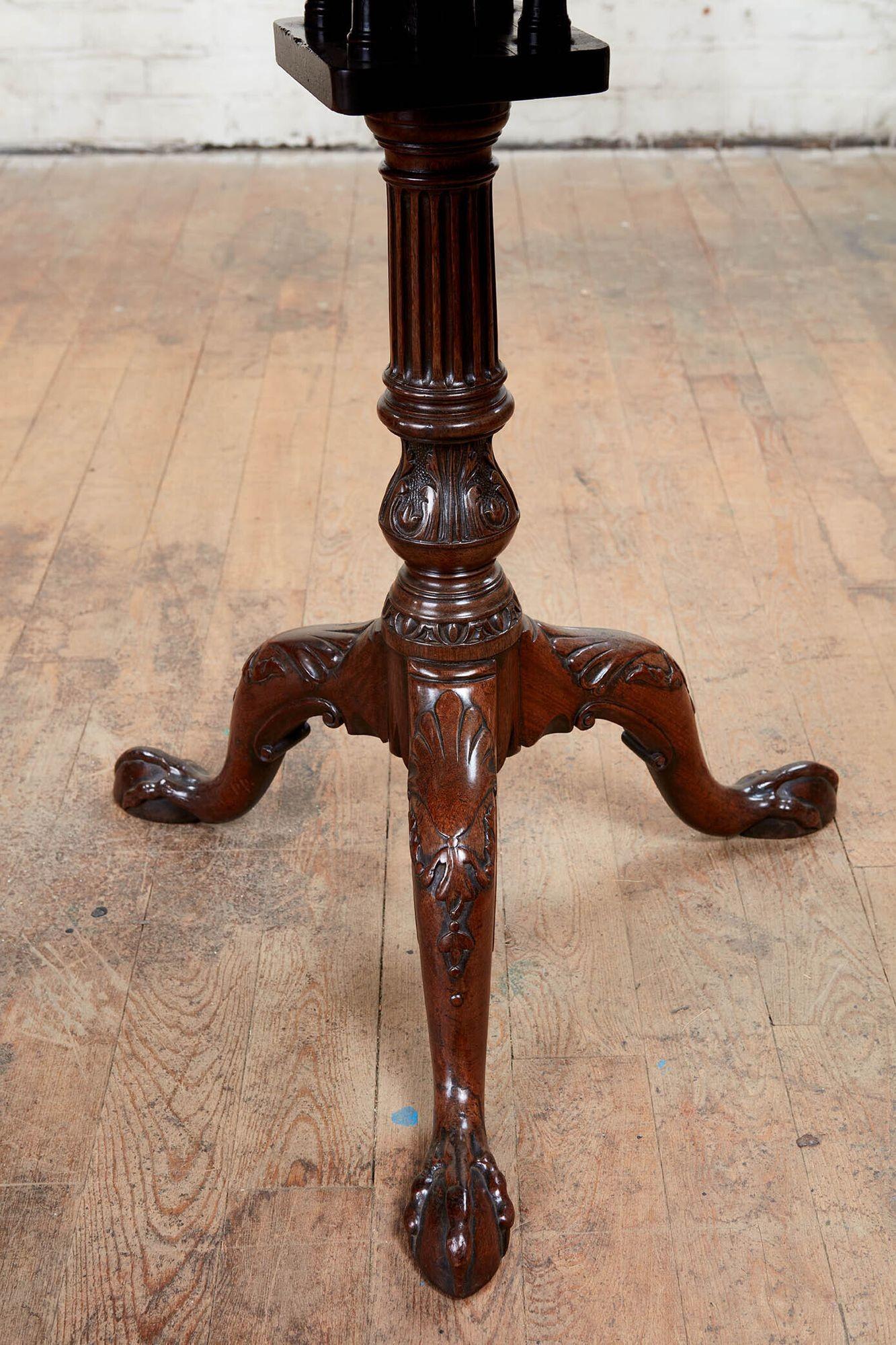 Fine Near Pair of Georgian Padouk Fretwork Gallery Tables In Good Condition For Sale In Greenwich, CT