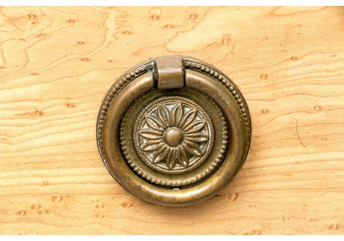 Fine cassapanca in stile neoclassico in betulla in vendita 3