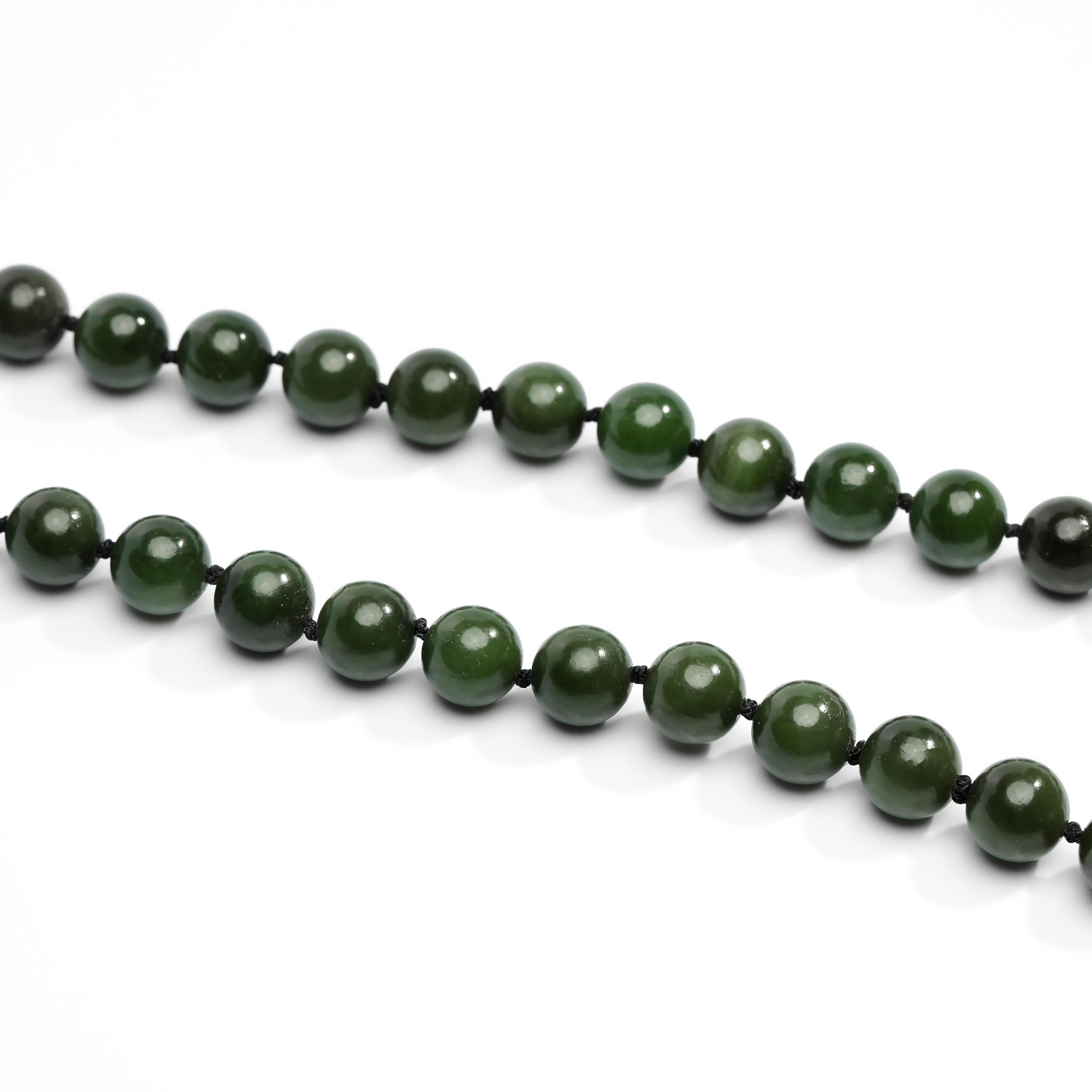 Art Deco Fine Nephrite Jade Necklace