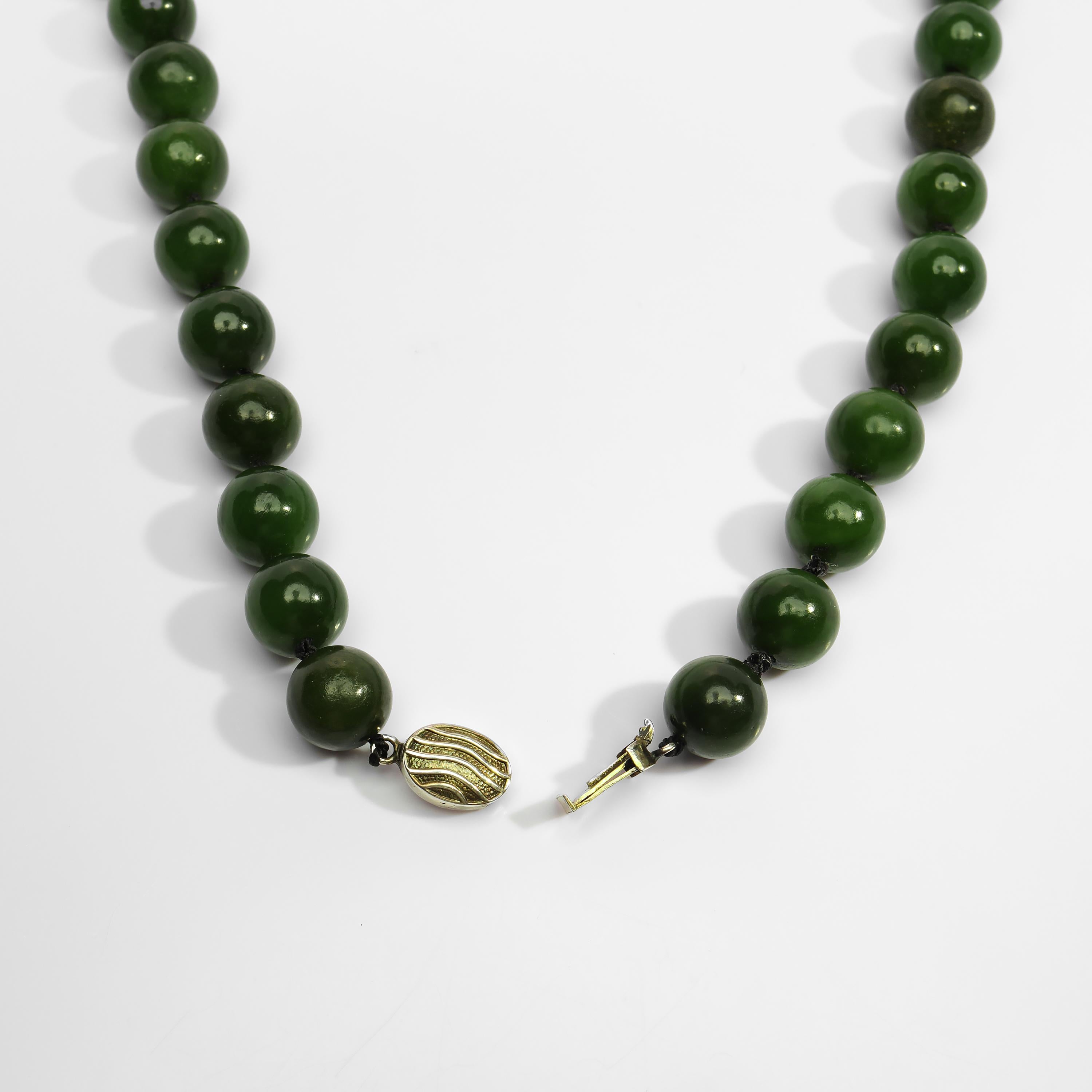 Halskette aus feiner Nephrit-Jade 3