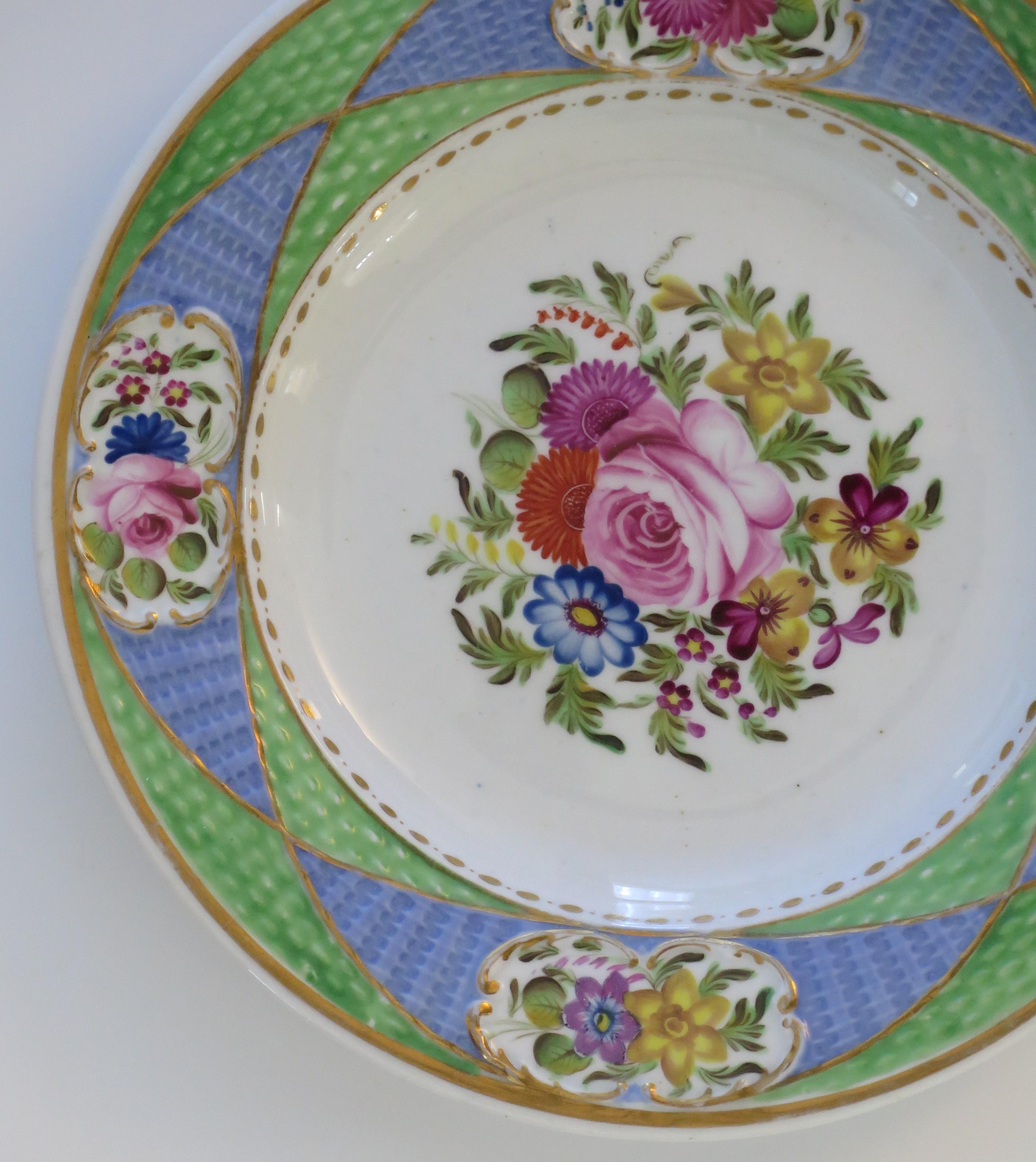 English Fine Newhall Porcelain Plate Hand Painted Pattern 2050, Georgian circa 1820 For Sale