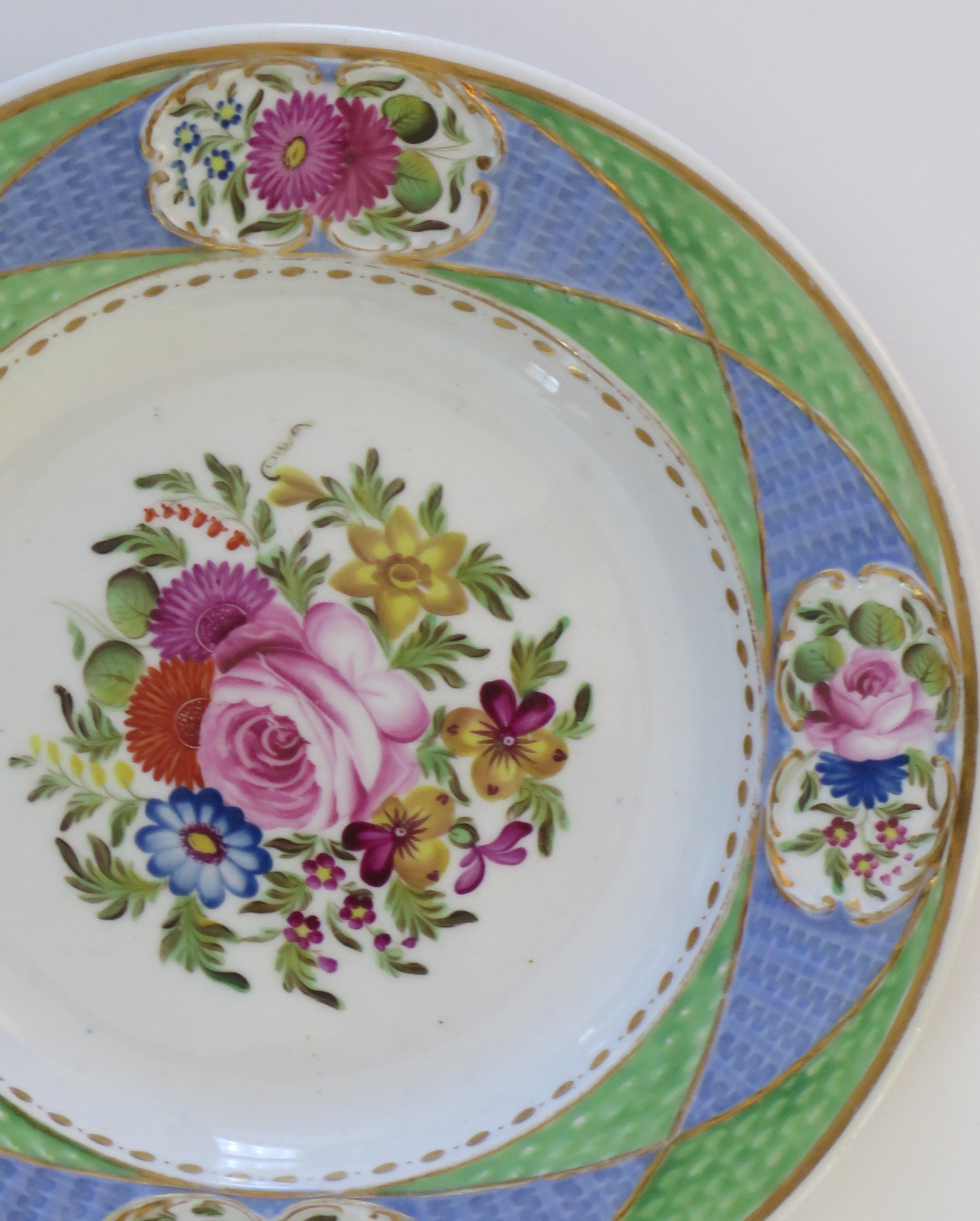 Fine Newhall Porcelain Plate Hand Painted Pattern 2050, Georgian circa 1820 In Good Condition For Sale In Lincoln, Lincolnshire