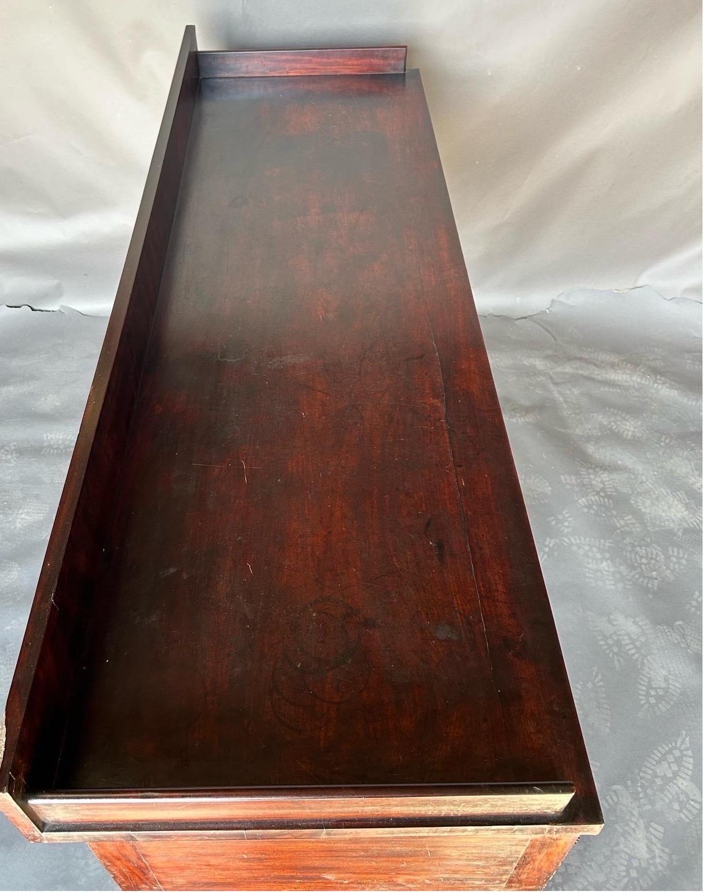 Fine Norfolk, VA Federal mahogany sideboard  For Sale 5