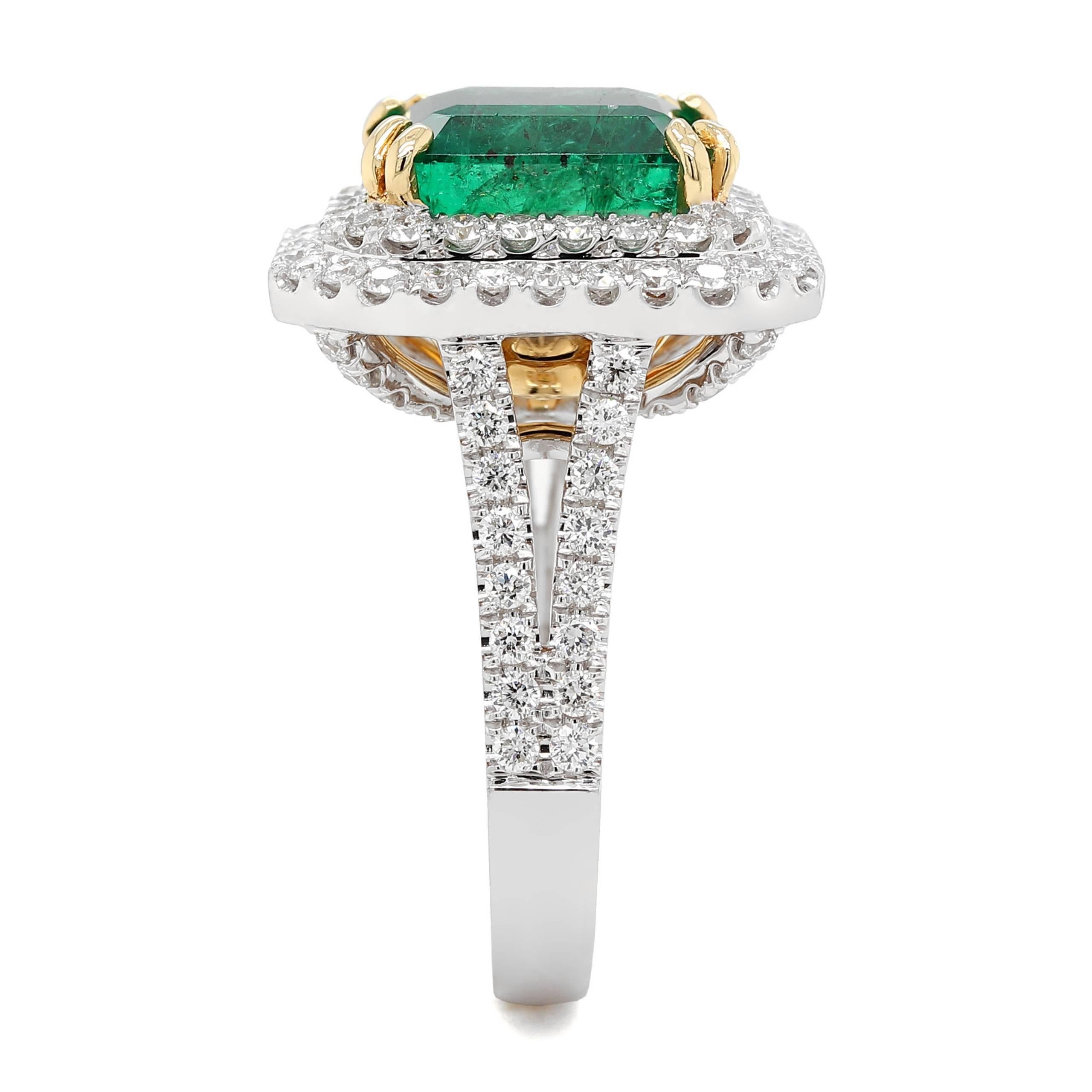 Fine Octagonal Cut Emerald Ring In New Condition For Sale In Houston, TX