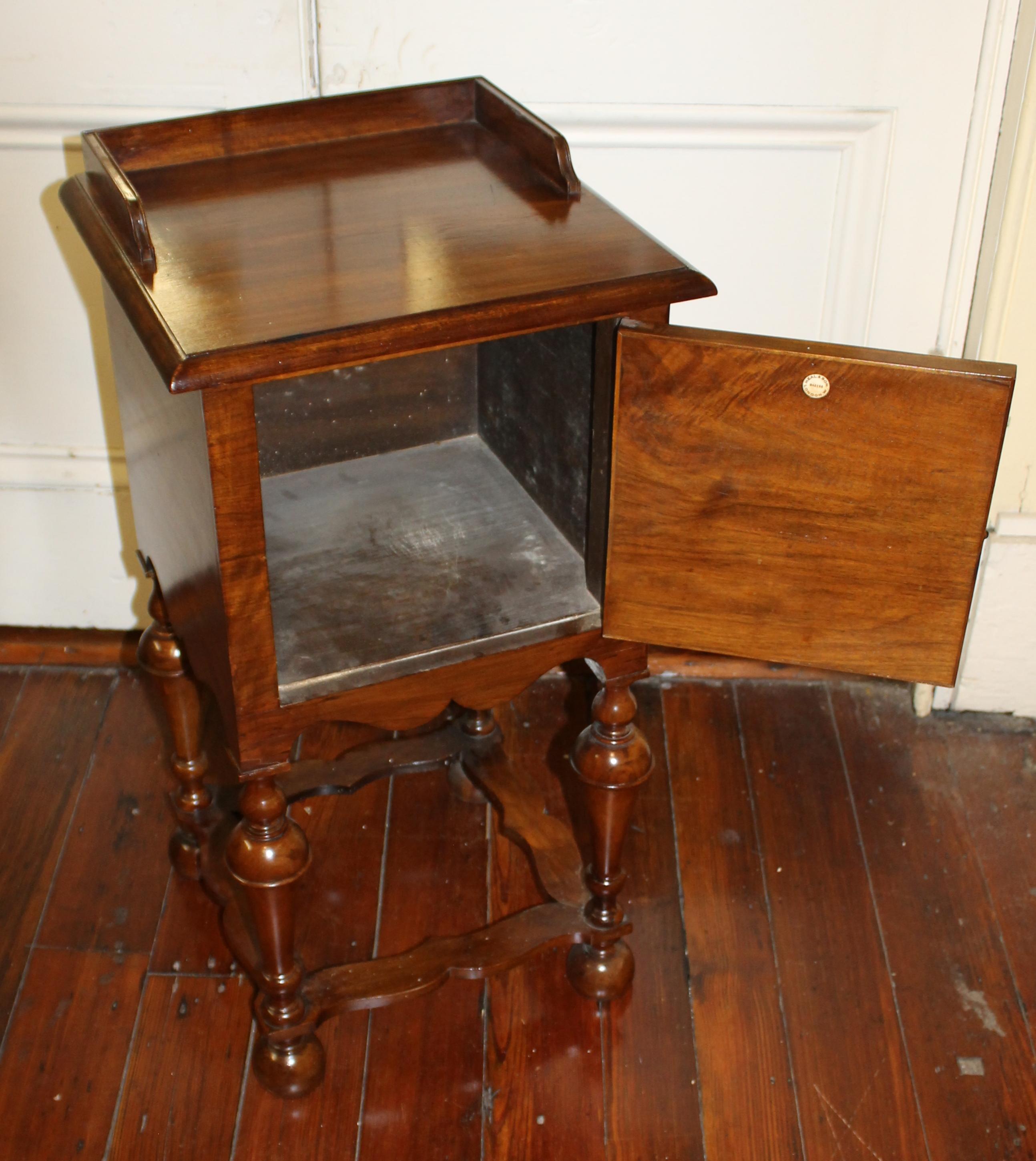 Fine Old English Burr Walnut Wm. & Mary Style Bed/Chair Side Table, Heal and Son 5