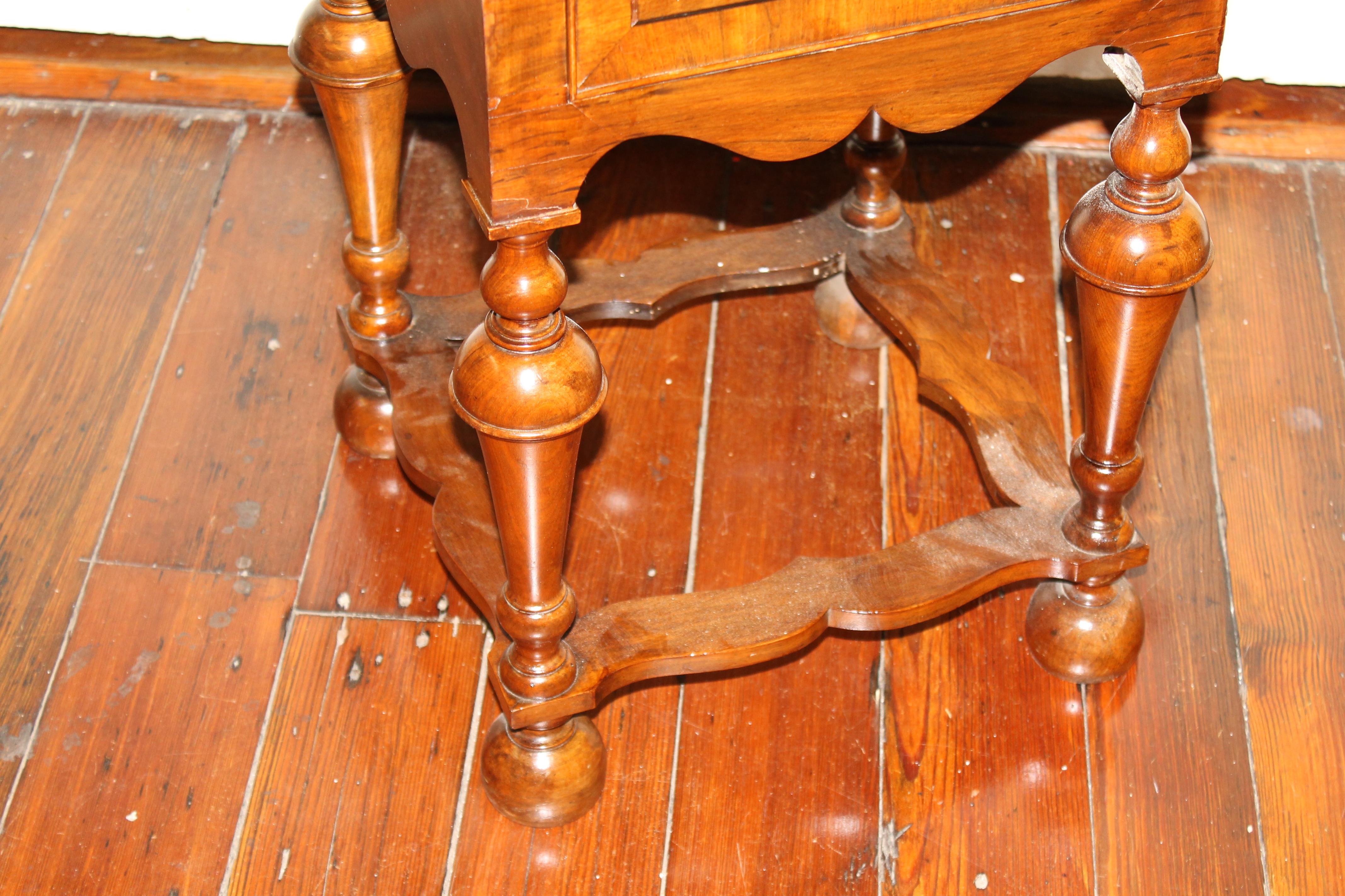 Fine Old English Burr Walnut Wm. & Mary Style Bed/Chair Side Table, Heal and Son 9