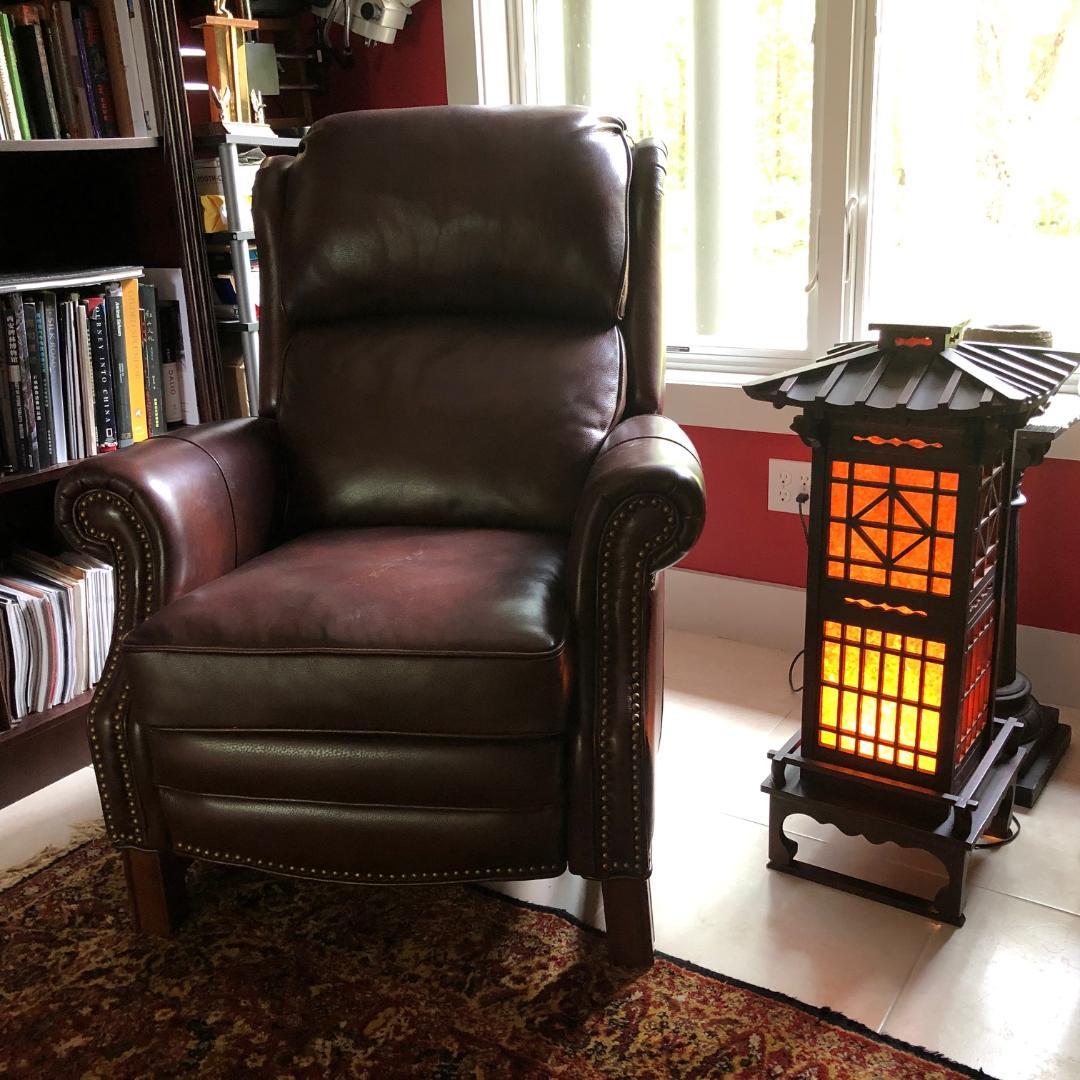 A charming accent

This fine old Japanese wooden Shoji light floor lamp would look wonderful in an interior. Its warm dark patinated wood from good age is welcoming. It is immediately usable. 

It is a well preserved with it's original wood