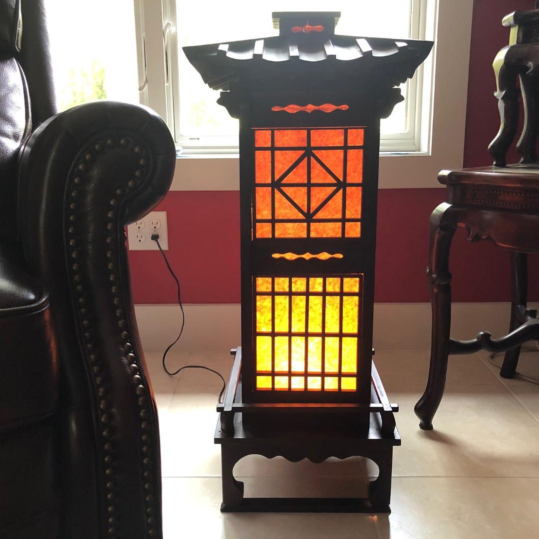 Fine Old Japanese Tall Shoji Floor Light Midcentury, Immediately Usable In Good Condition In South Burlington, VT
