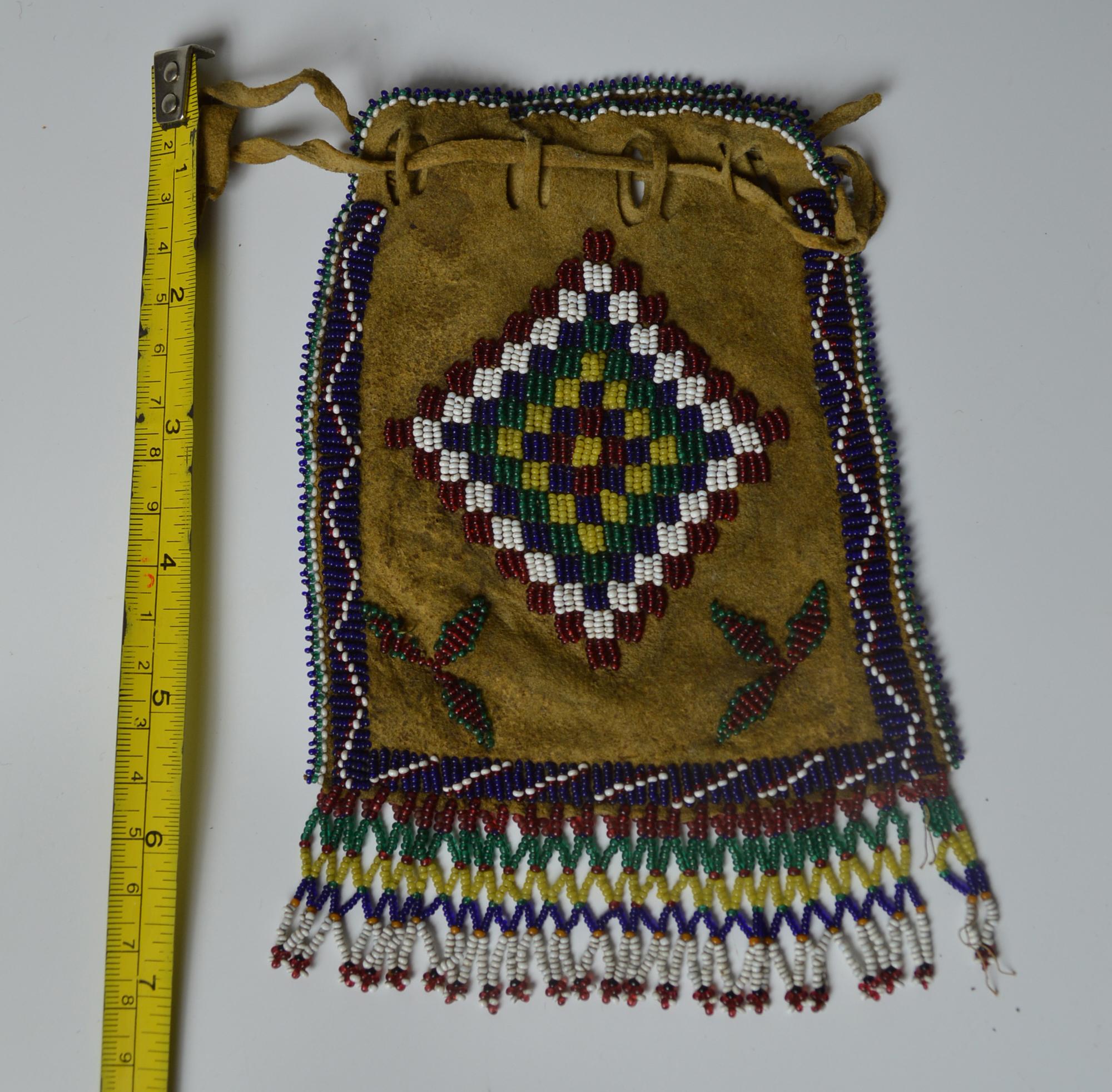 North American Fine Old Native American Indian Apache Beaded Bag For Sale