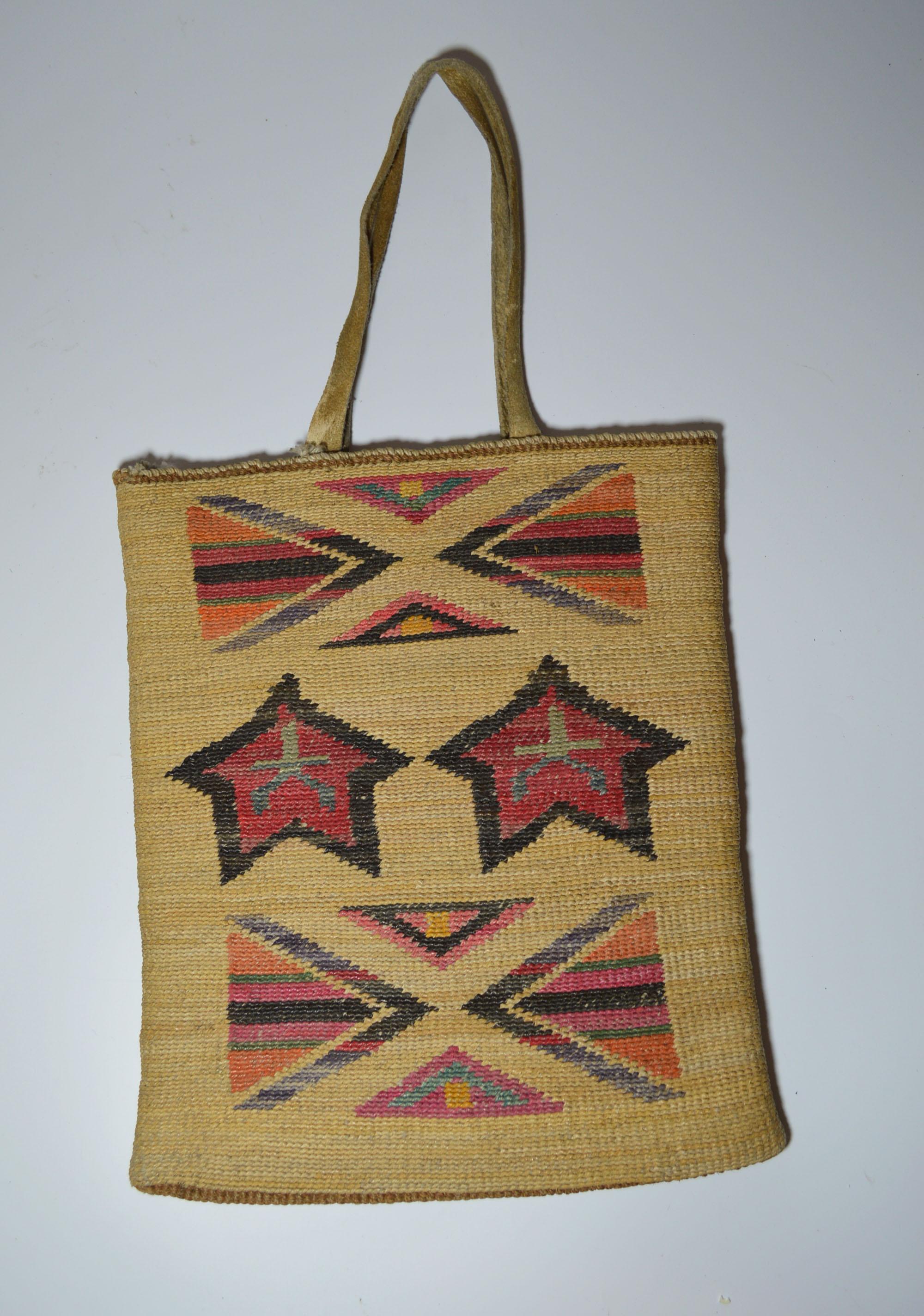 North American Fine Old Native American Indian Plateau Corn Husk Bag