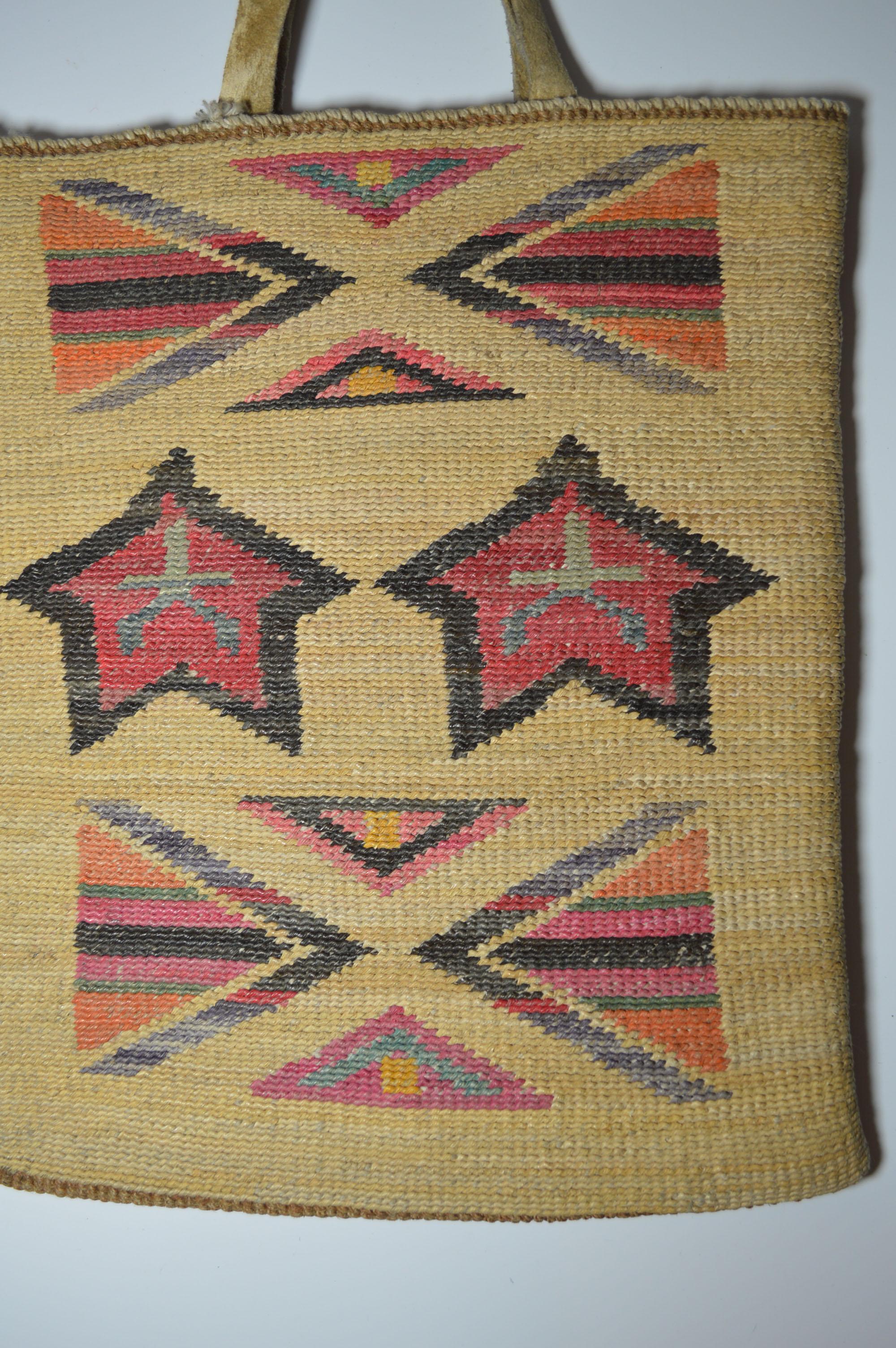 Fine Old Native American Indian Plateau Corn Husk Bag In Good Condition In London, GB