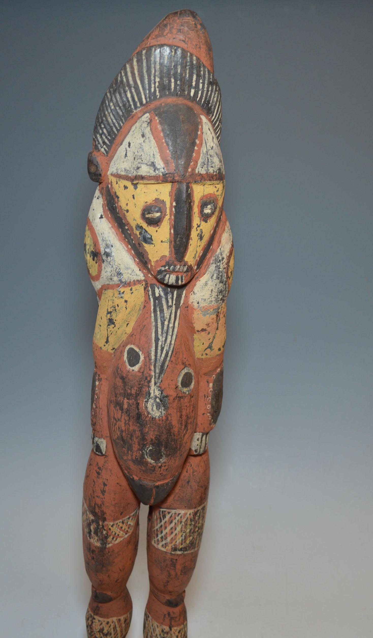 Fine Old Oceanic Ambelam Figure Papua New Guinea Oceanic Art In Good Condition In London, GB