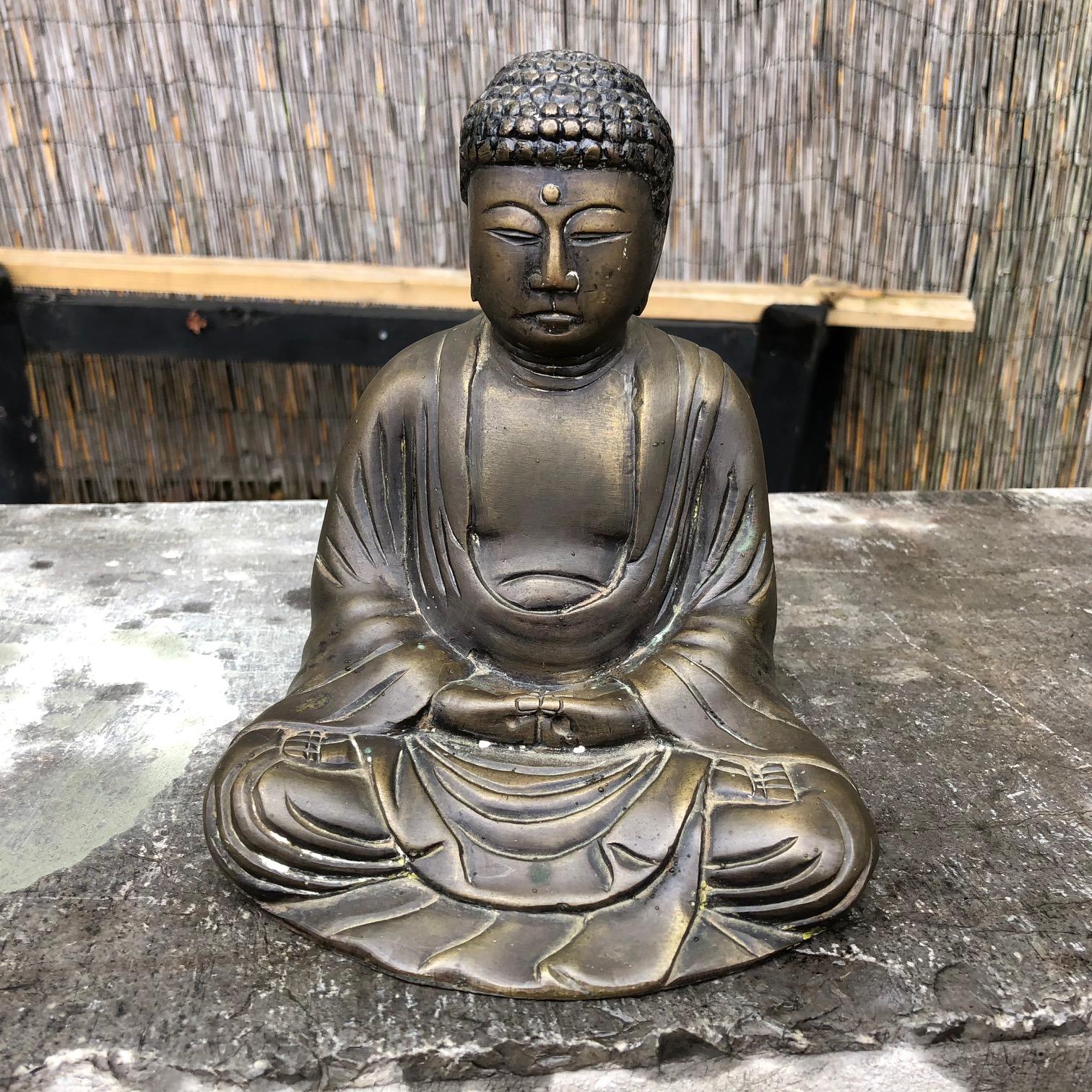 Fine Old Pair Japanese Bronze Seated Buddhas In Good Condition In South Burlington, VT