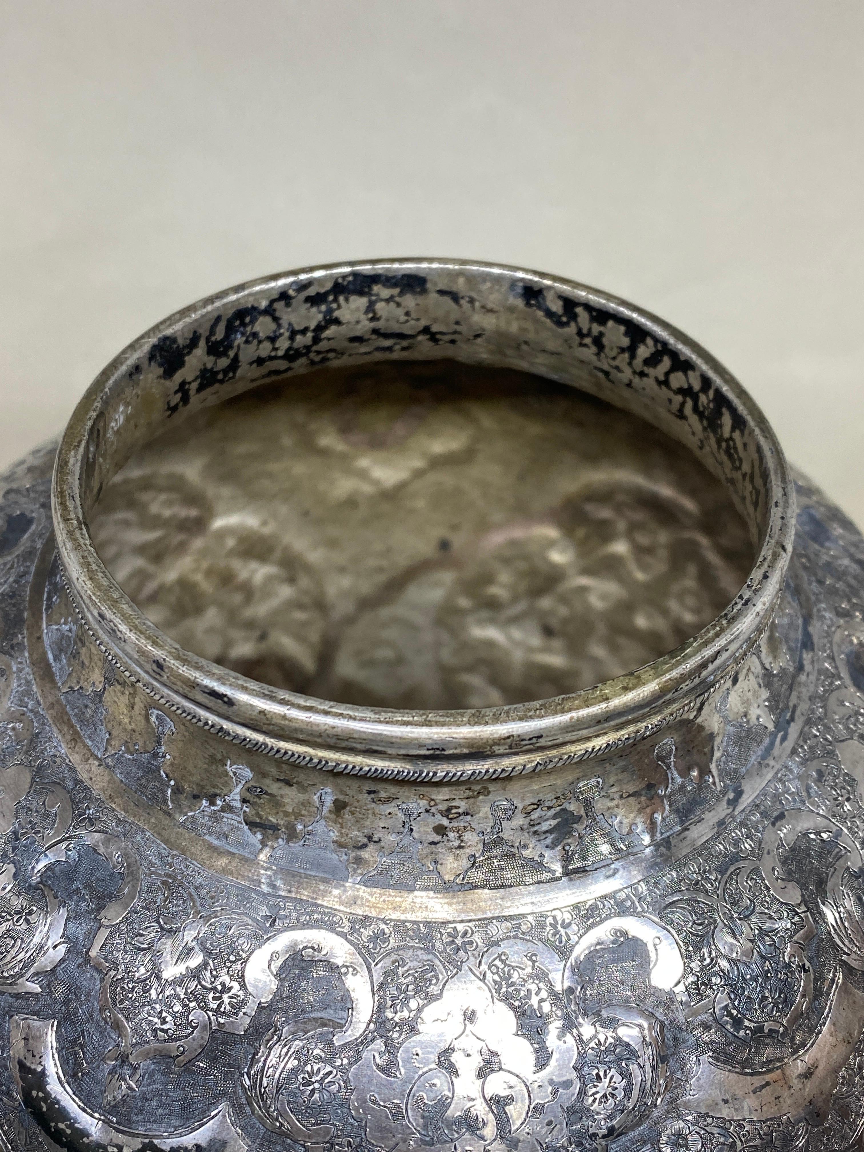 Feine alte persische islamische Qhalamzani-Repousse-Silbervase 7