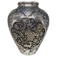 Pregevole vaso d'argento antico persiano islamico Qhalamzani Repousse