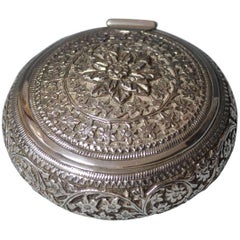 Fine Old Vintage Indian Kutch Silver Snuff Box