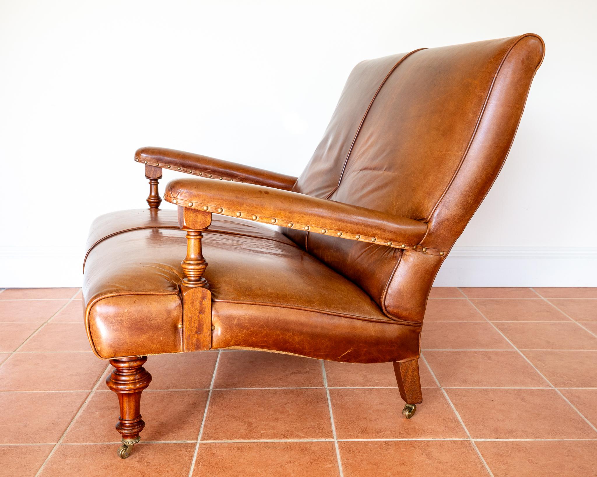 Feines offenes Leder-Bibliotheks-Sofa aus Leder im Stil von Howard Sons, Landhaus im Angebot 4