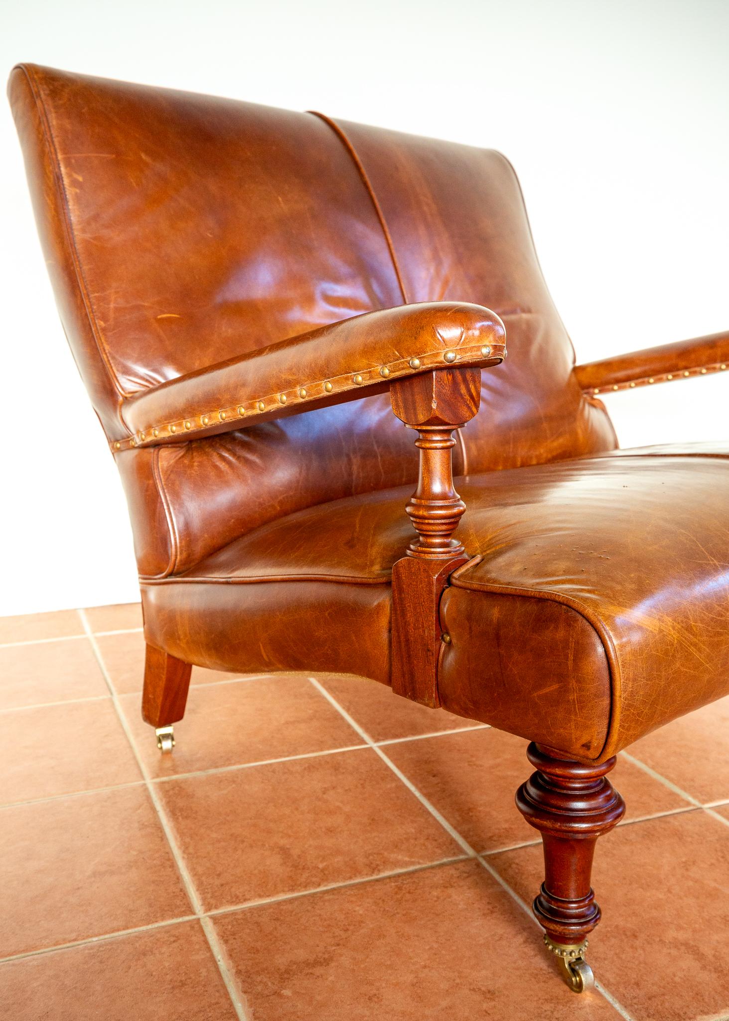 Feines offenes Leder-Bibliotheks-Sofa aus Leder im Stil von Howard Sons, Landhaus (Britisch) im Angebot