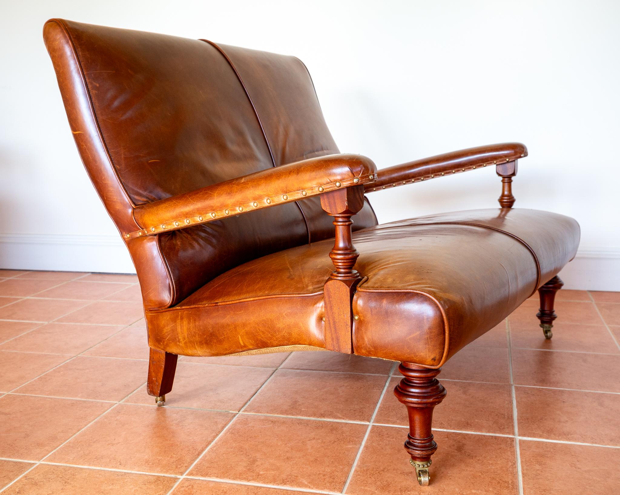 Feines offenes Leder-Bibliotheks-Sofa aus Leder im Stil von Howard Sons, Landhaus im Zustand „Gut“ im Angebot in London, GB