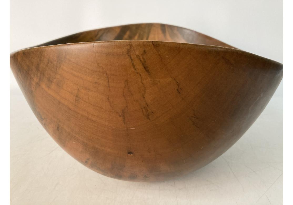 Fine Organic Mid Century Wood Bowl By David Auld In Fair Condition For Sale In Bridgeport, CT
