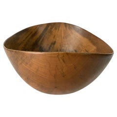 Cuenco de madera orgánica de mediados de siglo de David Auld