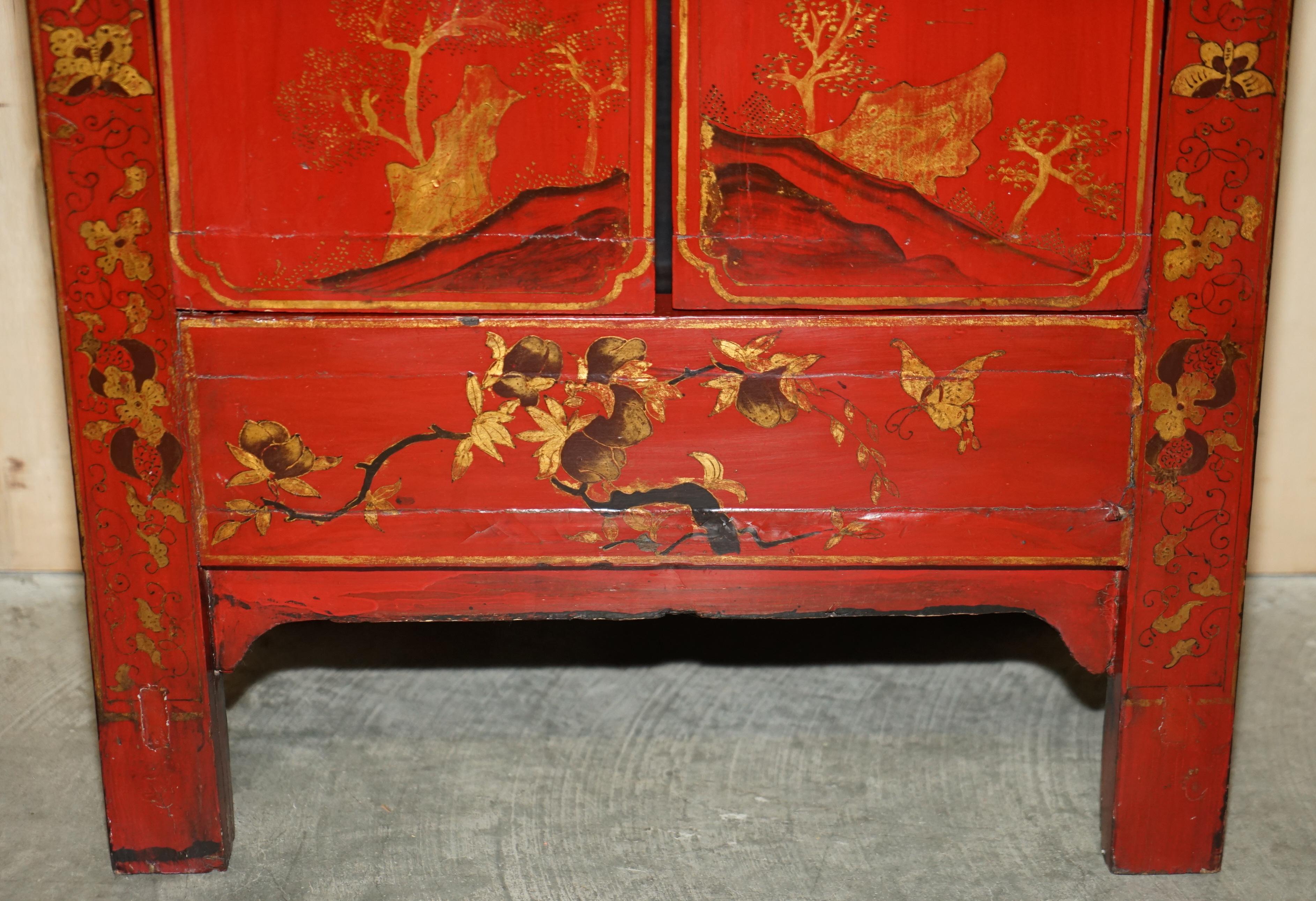 Lacquered FINE ORIENTAL ANTIQUE CHINESE HAND PAINTED LACQUERED LARGE SiDE TABLE CUPBOARD For Sale